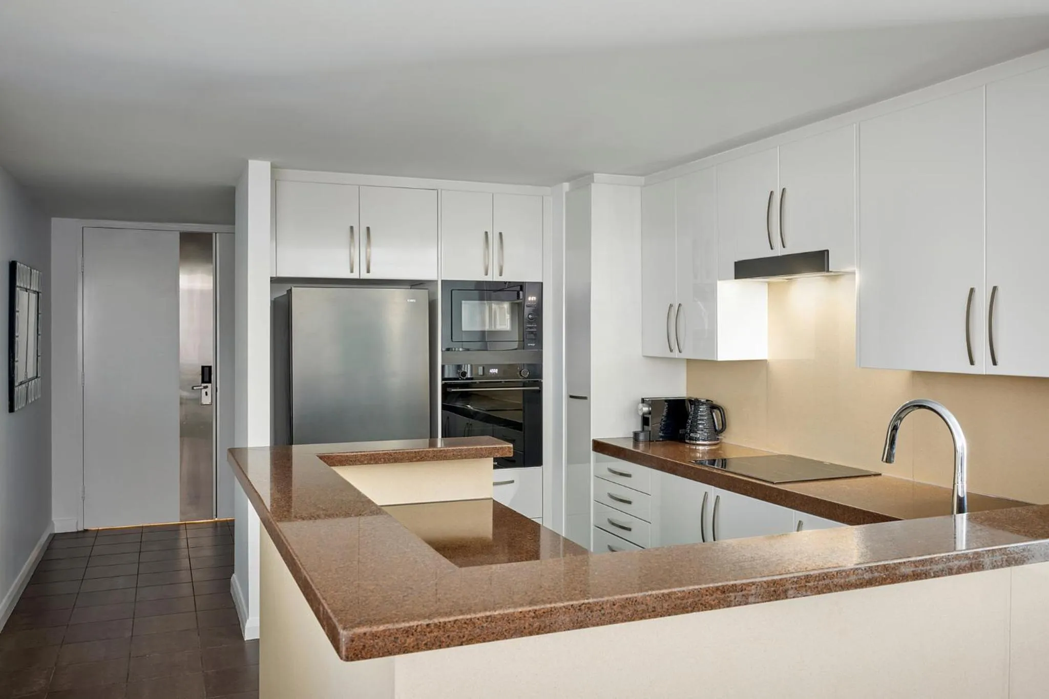 Kitchen or kitchenette in Meriton Suites World Tower, Sydney