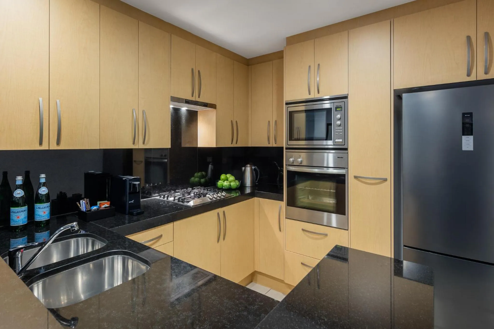 Kitchen or kitchenette in Meriton Suites World Tower, Sydney