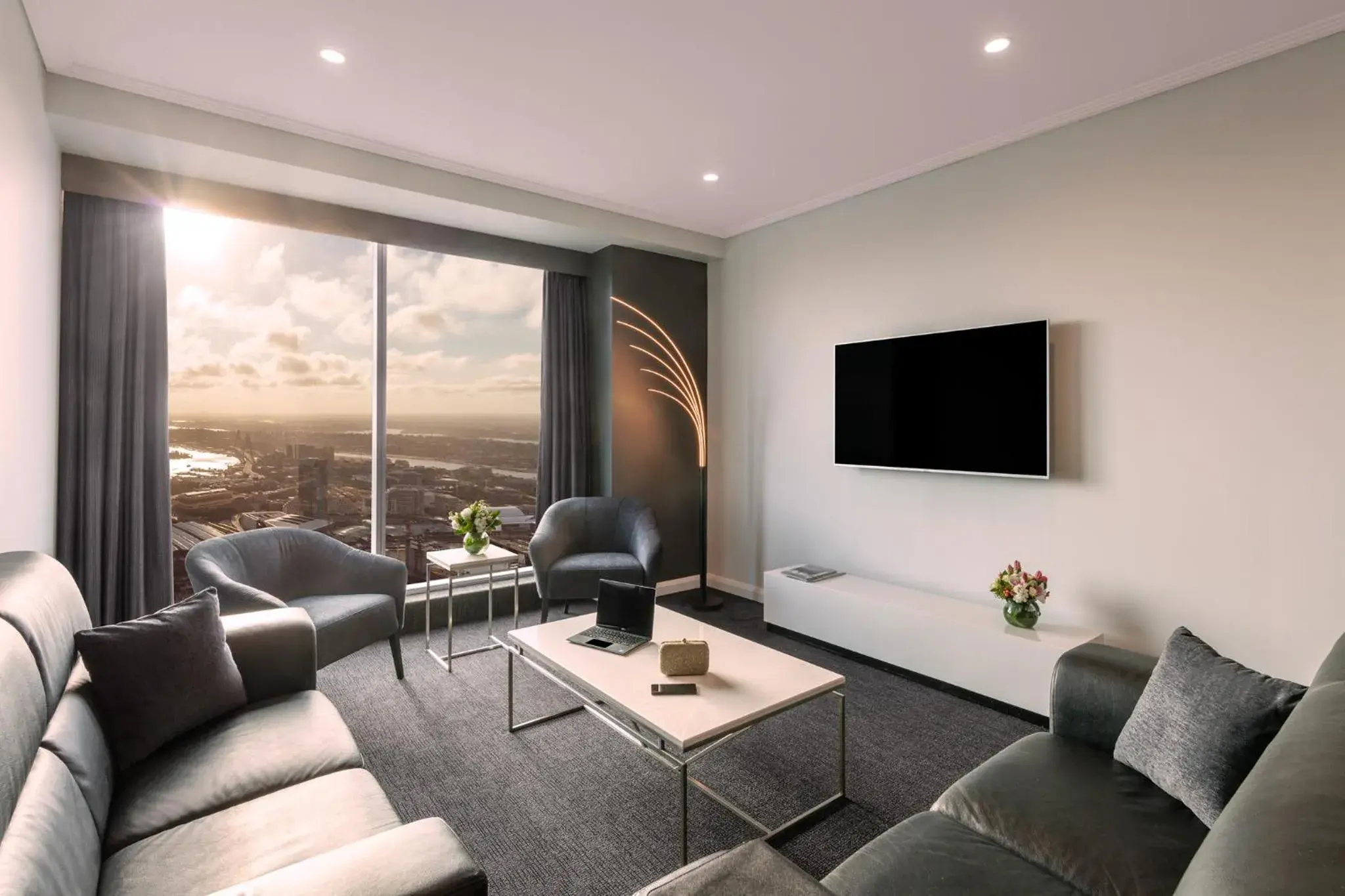 Three-Bedroom Suite in Meriton Suites World Tower, Sydney Three-Bedroom Suite in Meriton Suites World Tower, Sydney