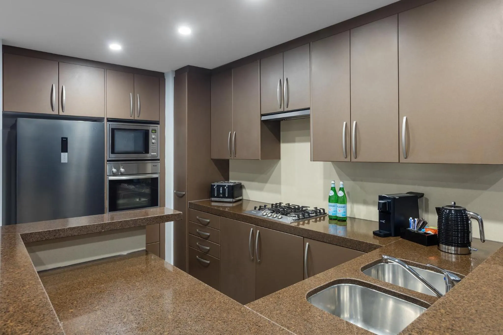 Kitchen or kitchenette in Meriton Suites World Tower, Sydney