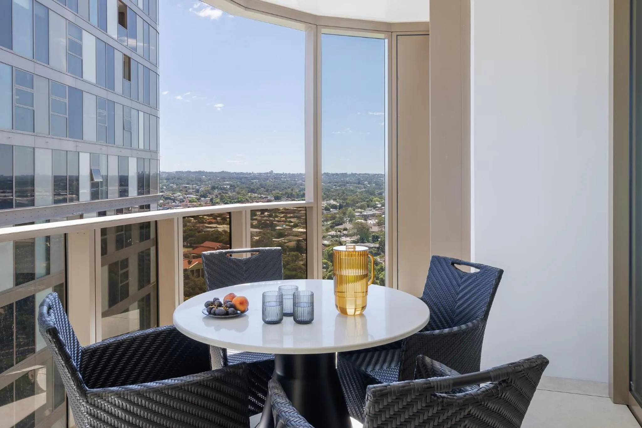Balcony/Terrace in Meriton Suites George Street, Parramatta