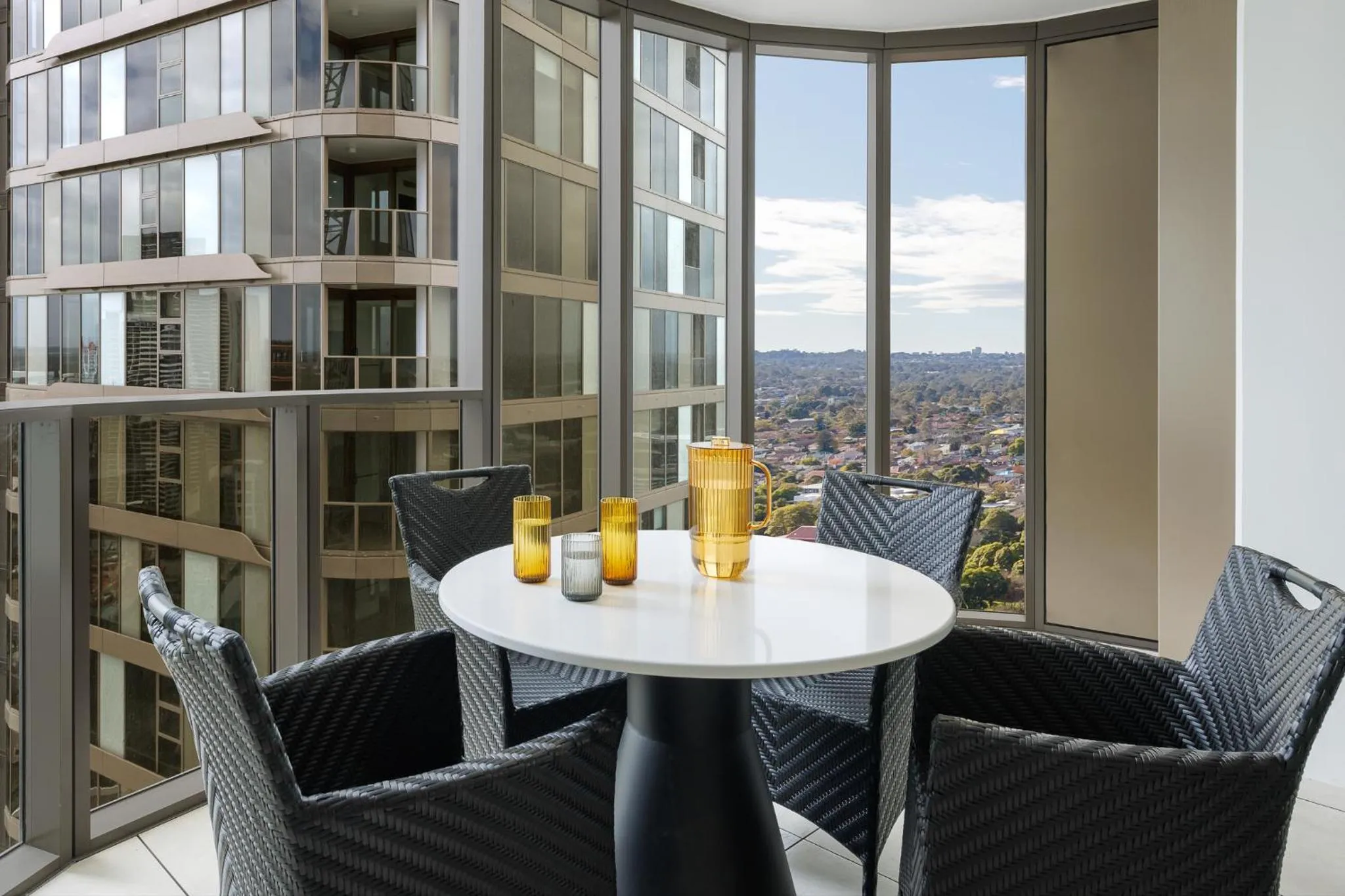 Balcony/Terrace in Meriton Suites George Street, Parramatta
