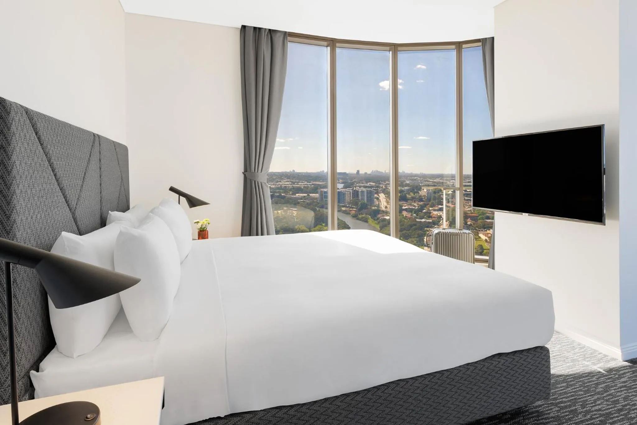 Bedroom, Bed in Meriton Suites George Street, Parramatta