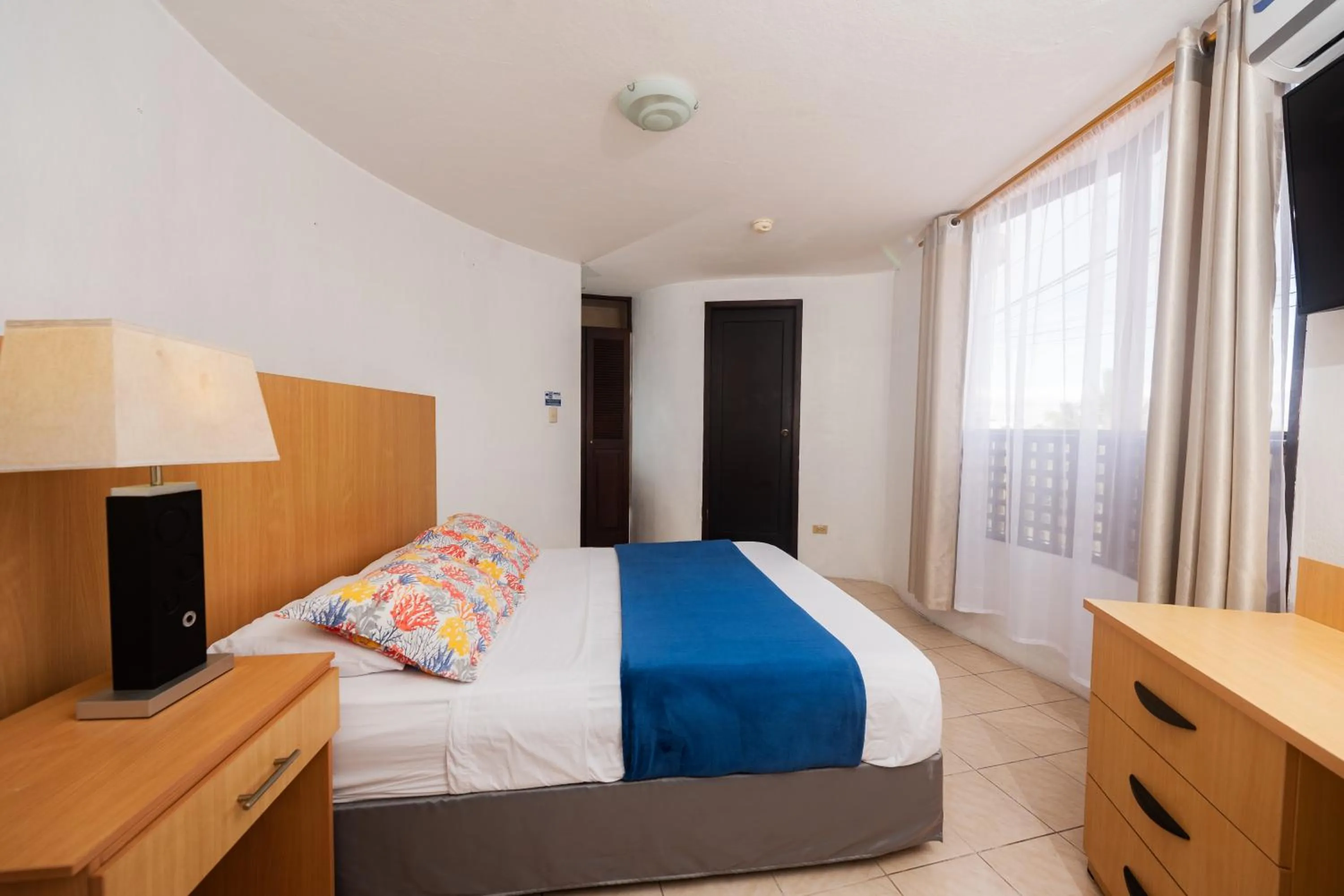 Photo of the whole room, Bed in Hostal North Seymour