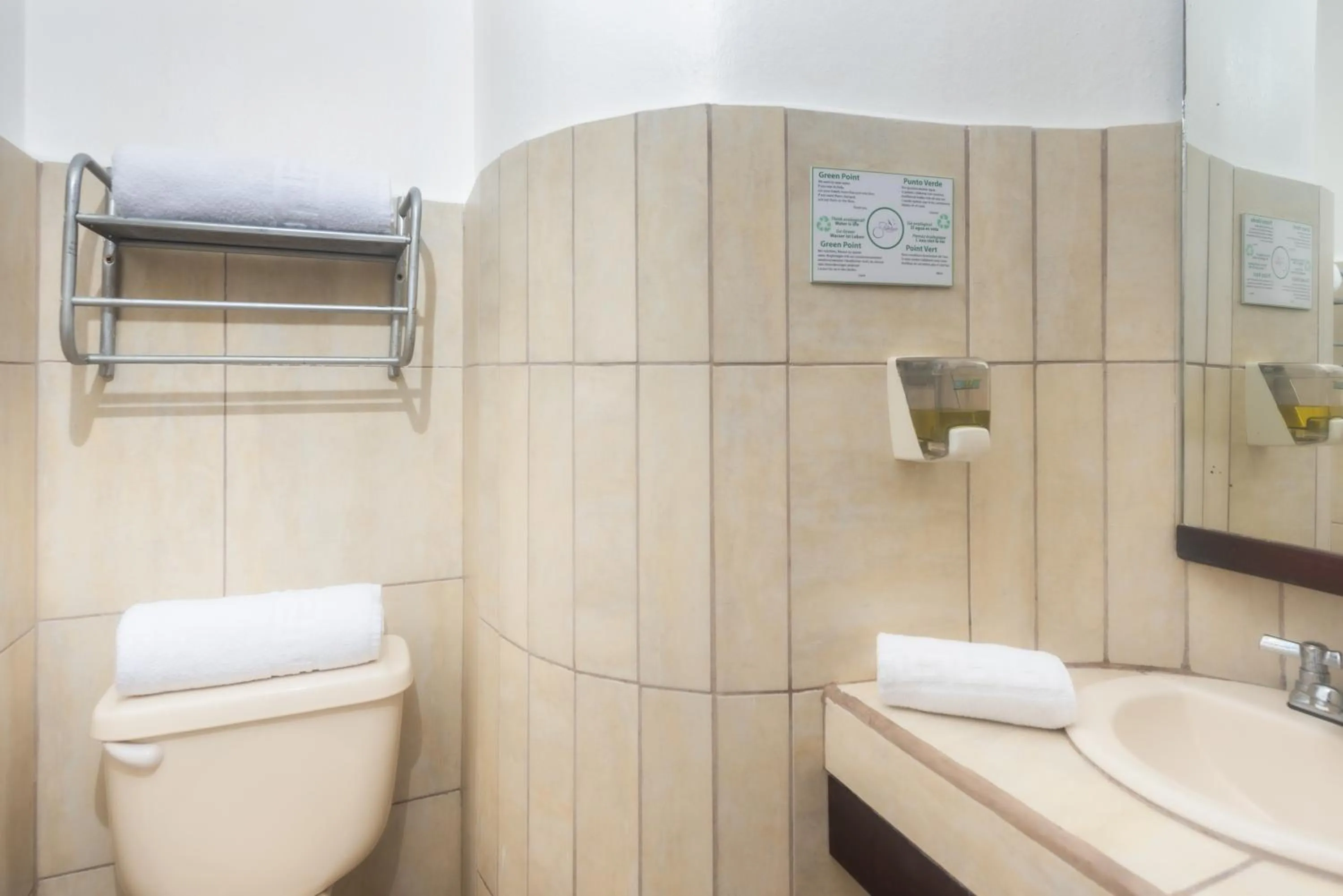 Bathroom in Hostal North Seymour