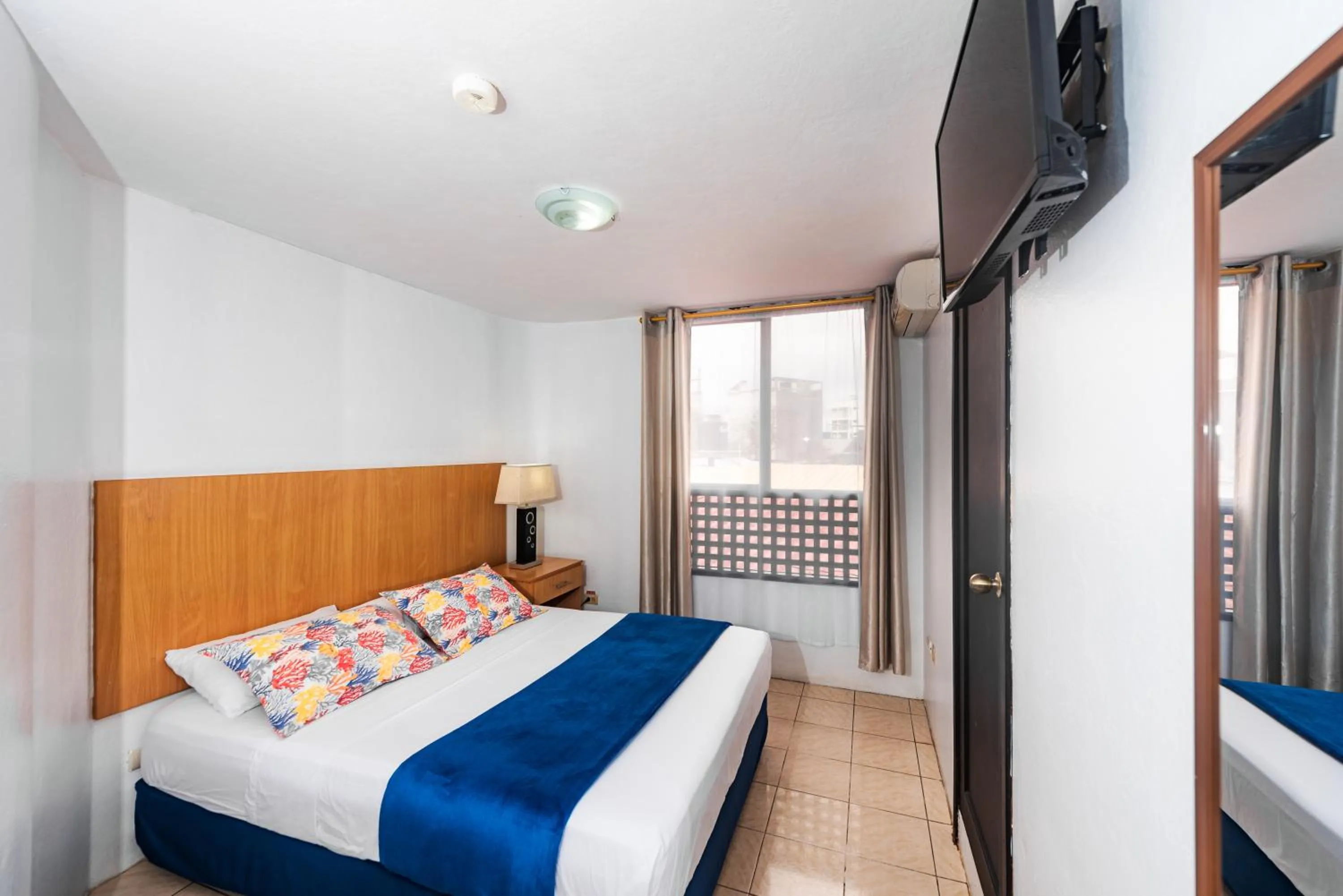 Photo of the whole room, Bed in Hostal North Seymour