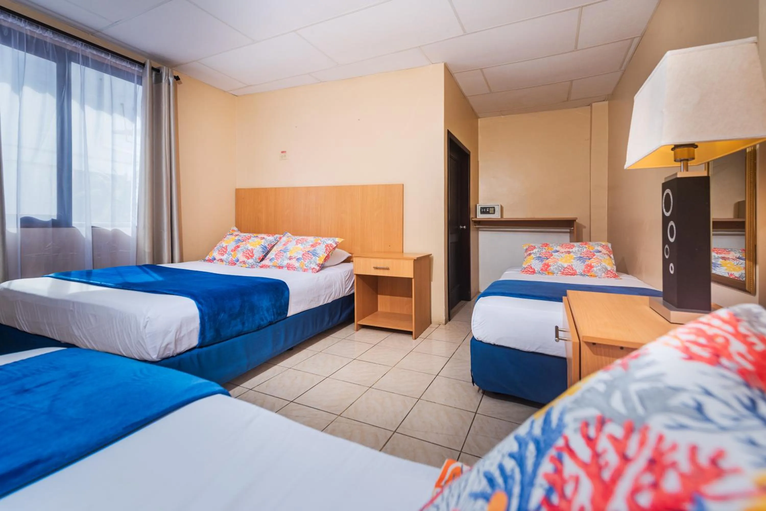 Photo of the whole room, Bed in Hostal North Seymour