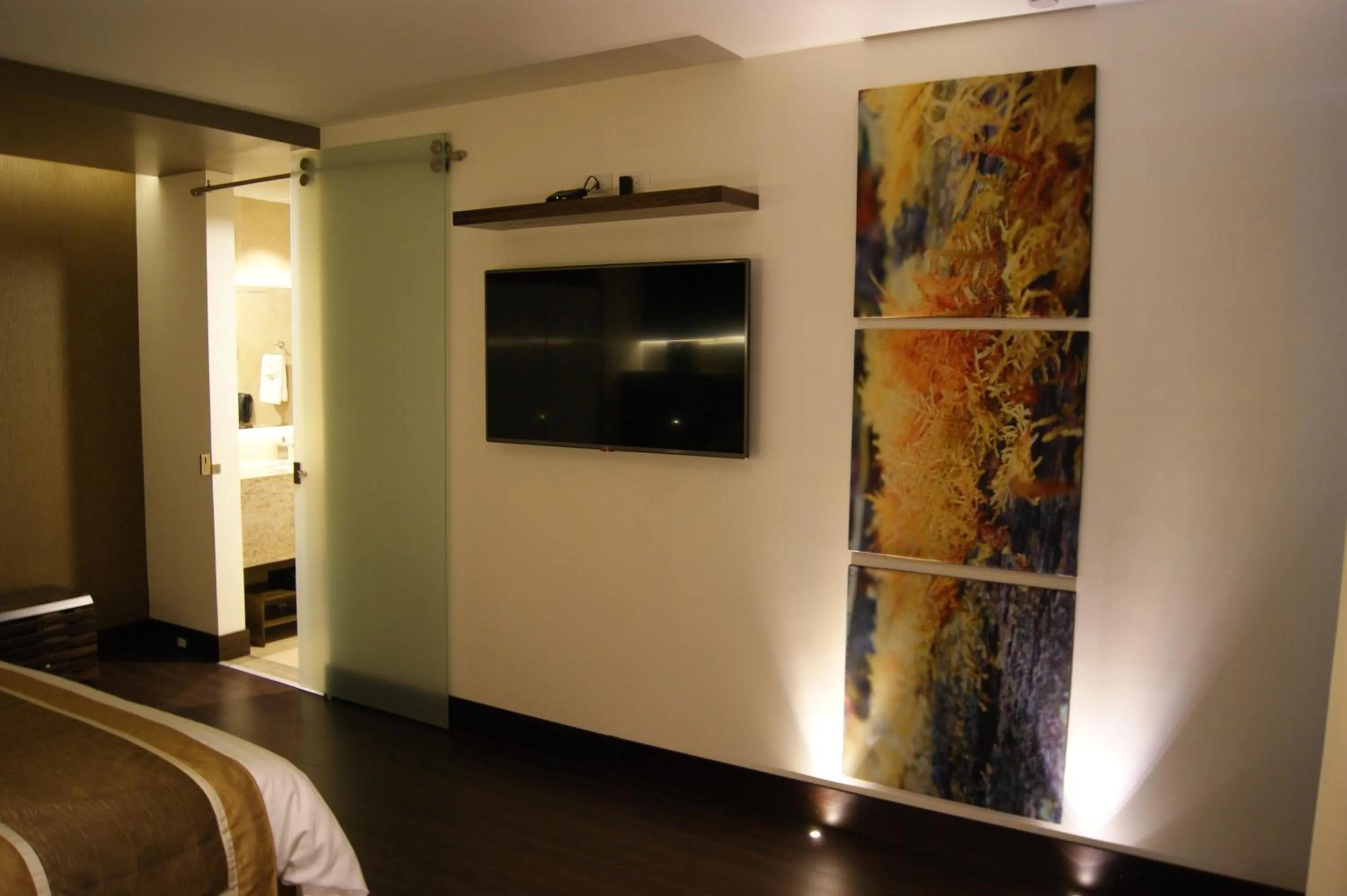 Decorative detail in Oro Verde Loja