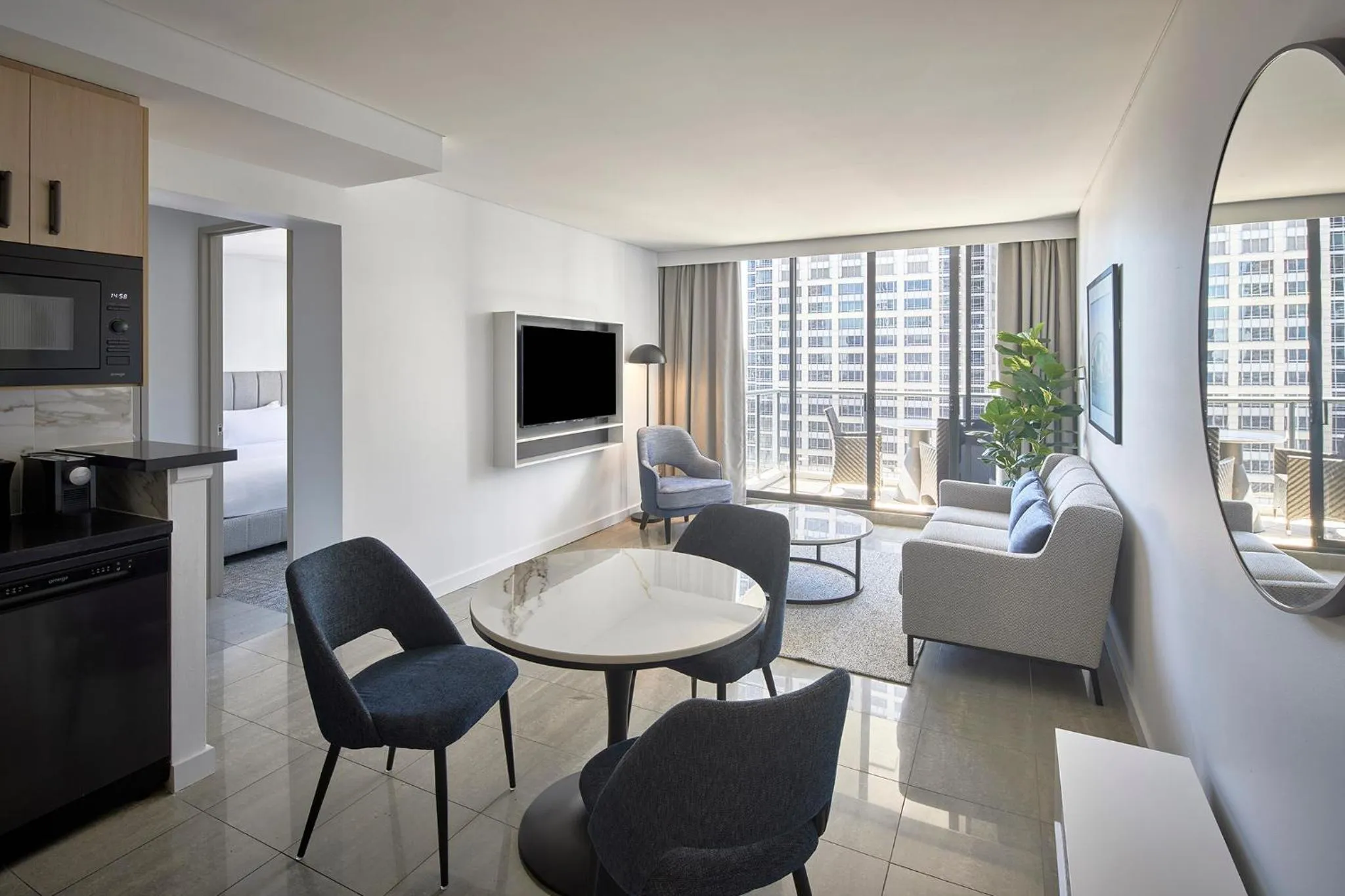 Meriton Suites Pitt Street, Sydney