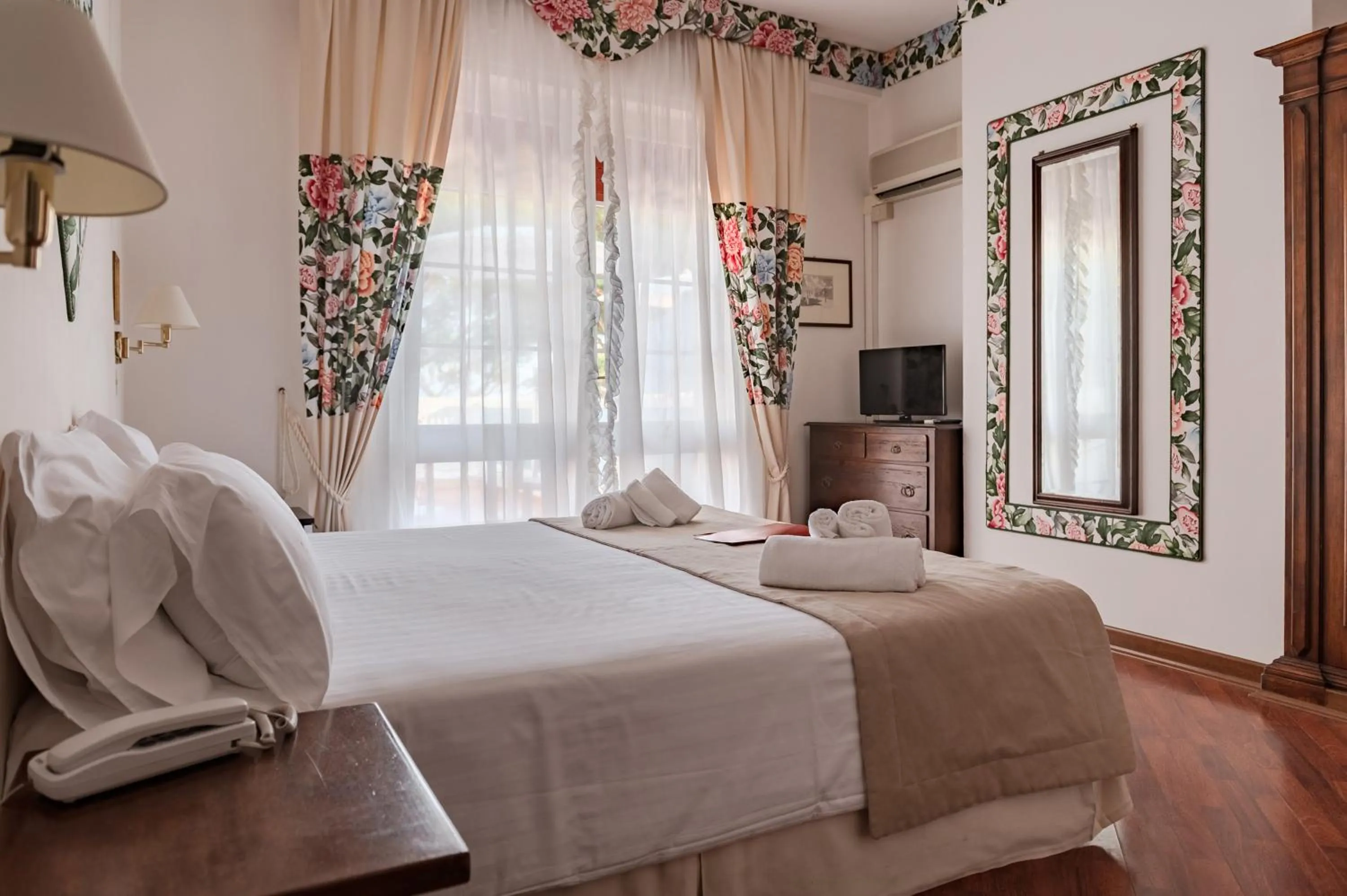 Bed in Agora Park Hotel