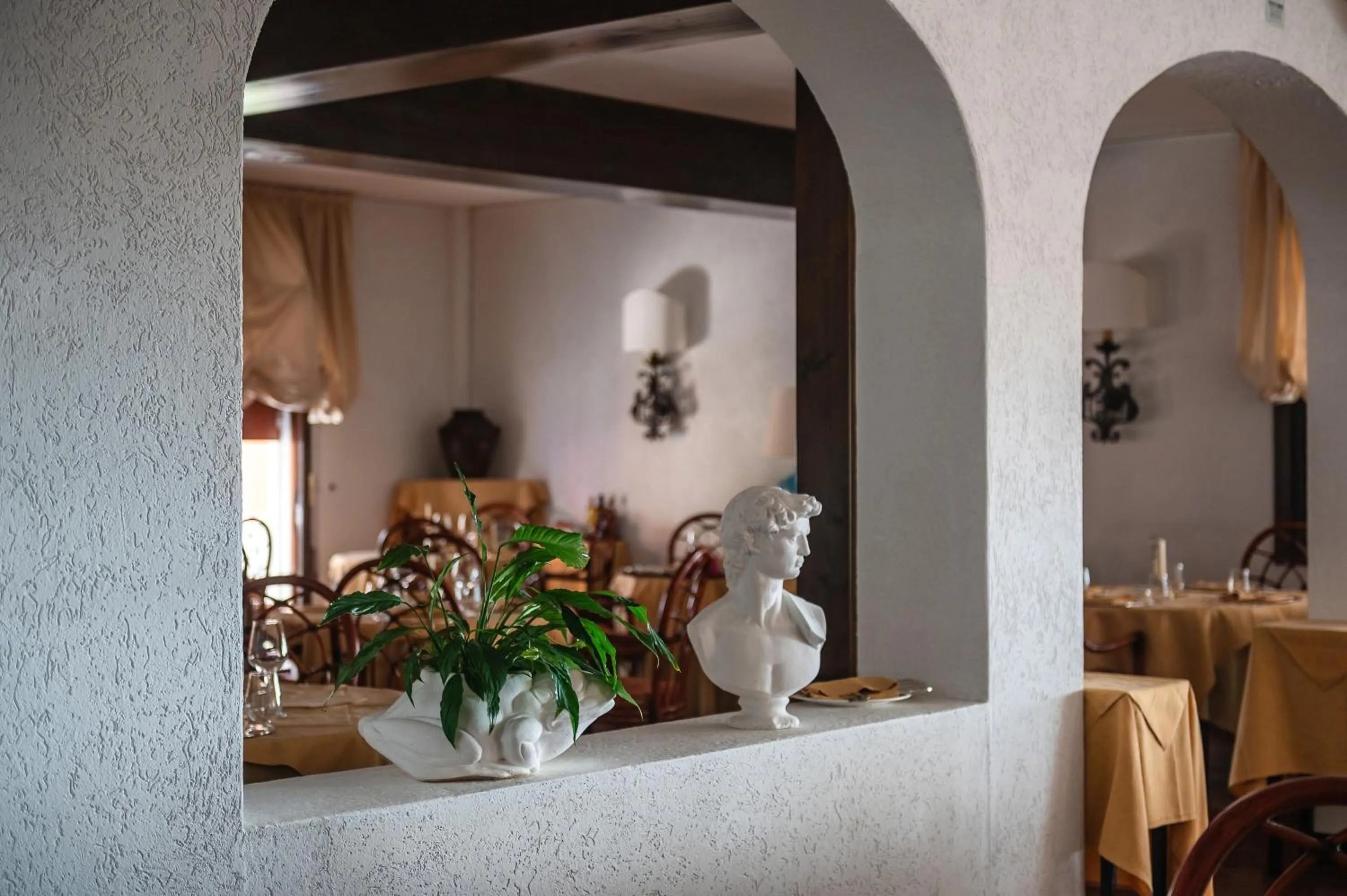 Restaurant/places to eat in Agora Park Hotel