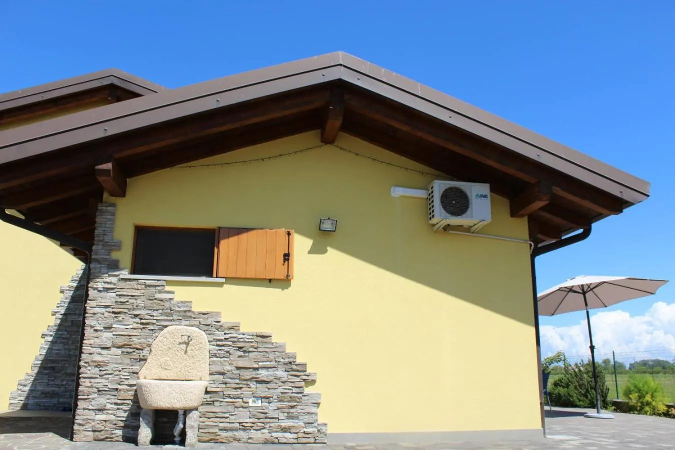 Property building in Villa Madi