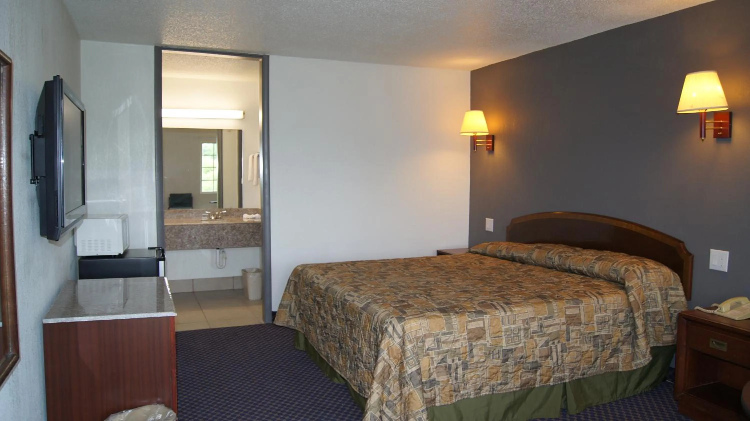 Bed in Executive Inn