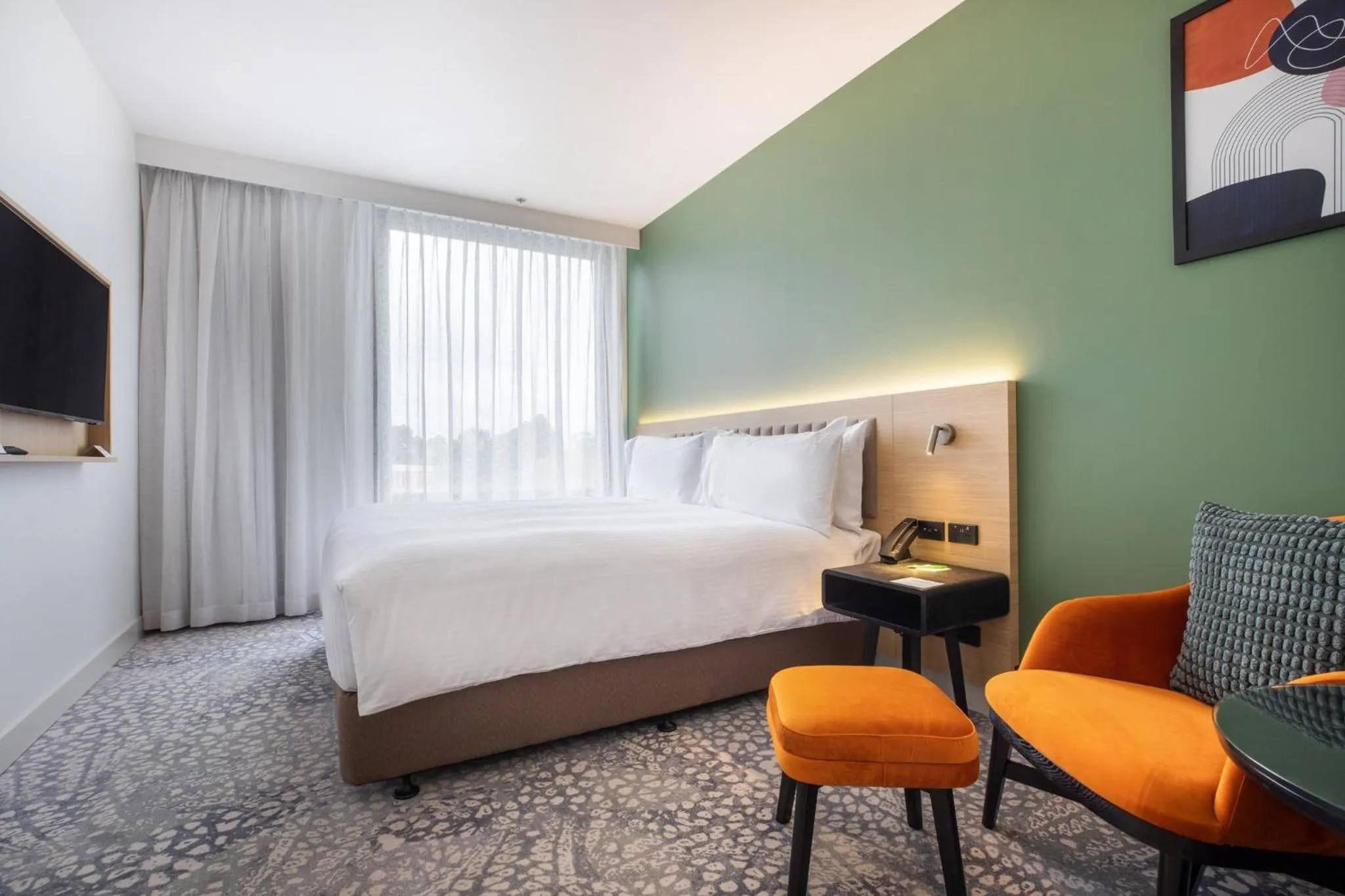 Photo of the whole room, Bed in Holiday Inn Dandenong by IHG