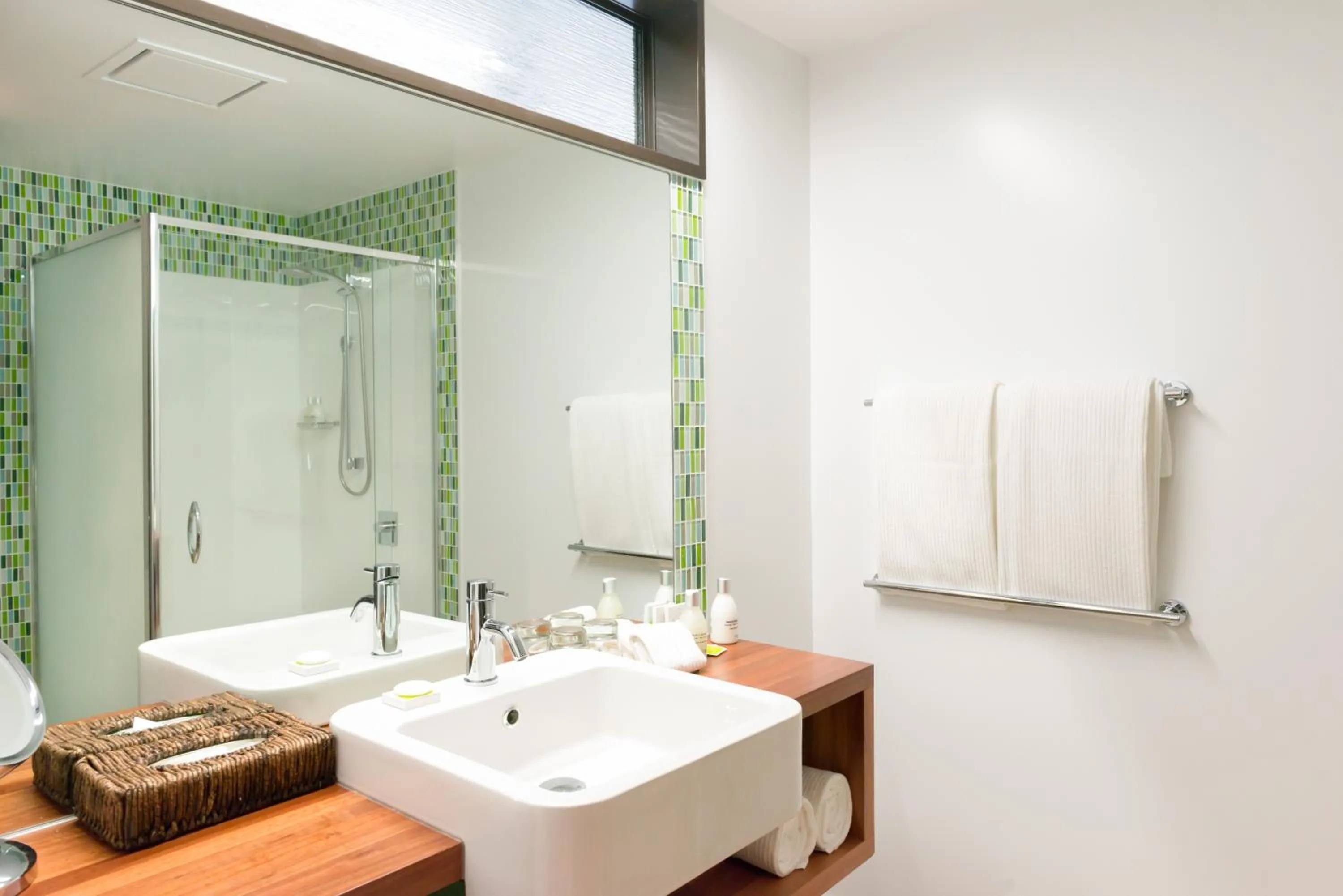 Bathroom in Legacy Te Waonui Hotel Franz Josef