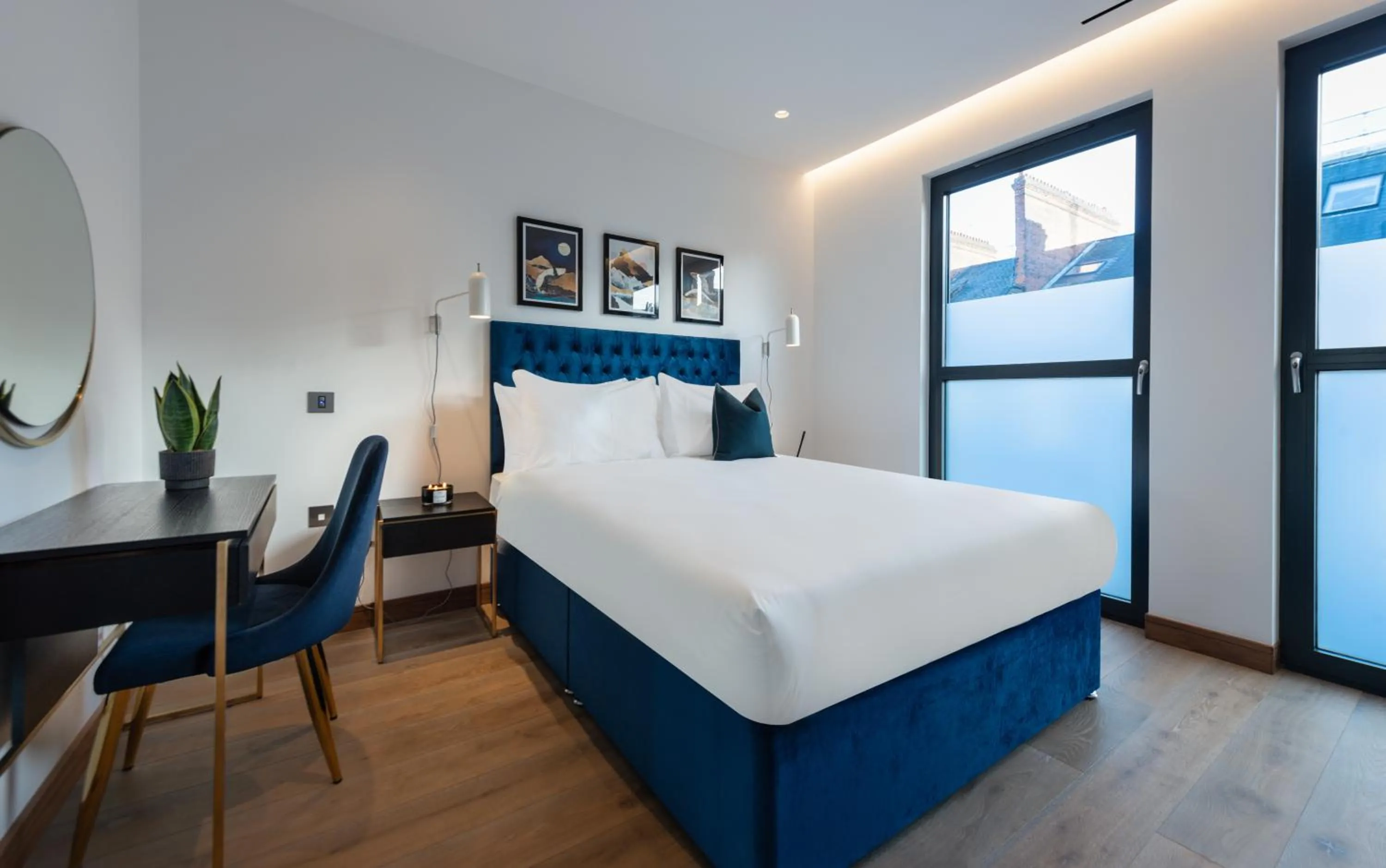 Bedroom, Bed in Hux Hotel, Kensington