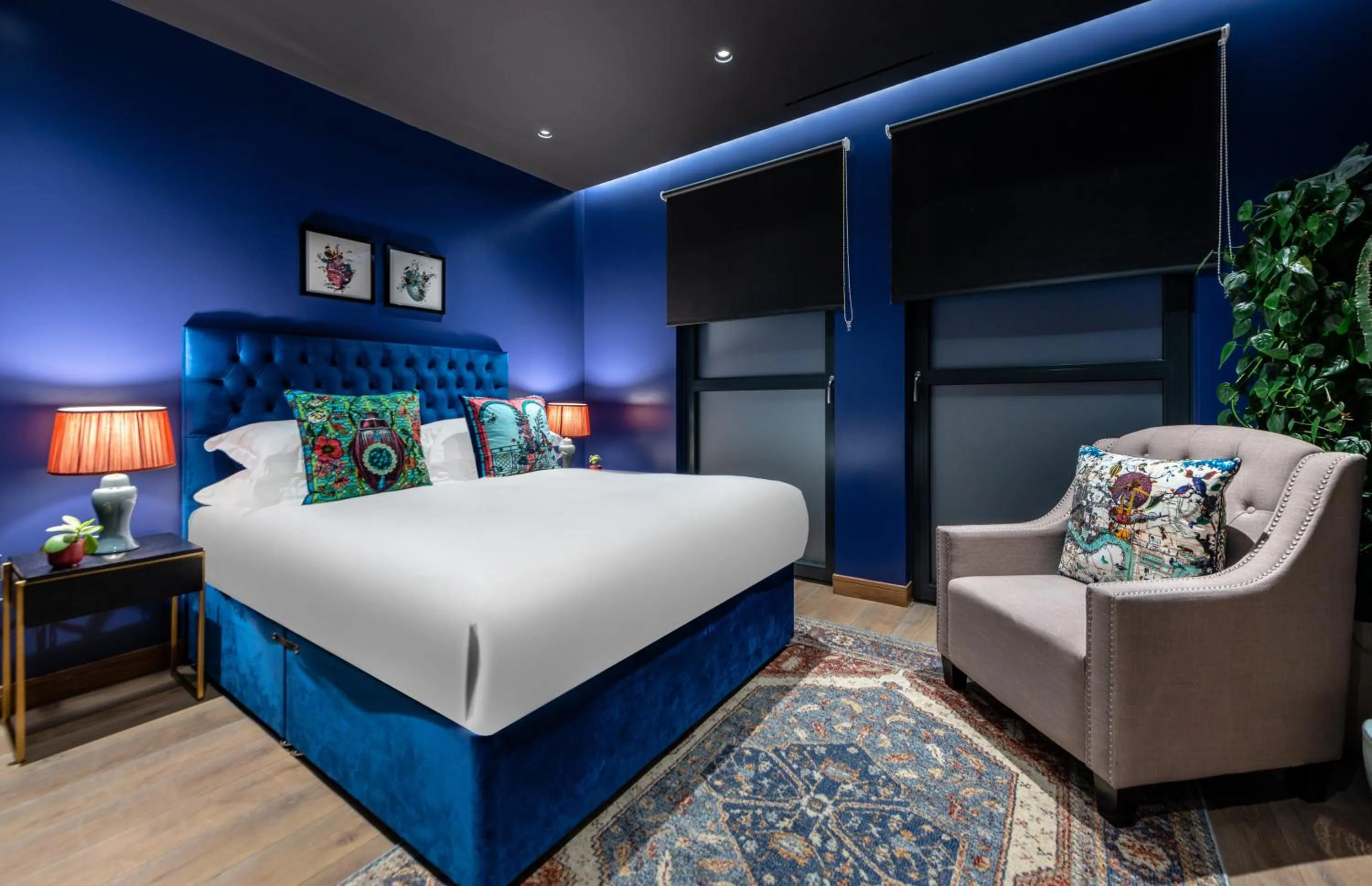 Photo of the whole room, Bed in Hux Hotel, Kensington