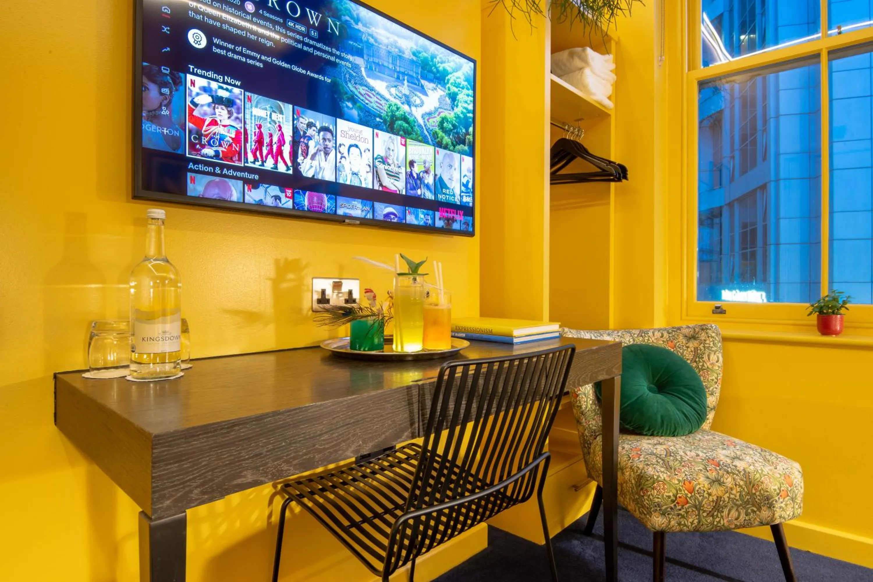 TV and multimedia in Hux Hotel, Kensington