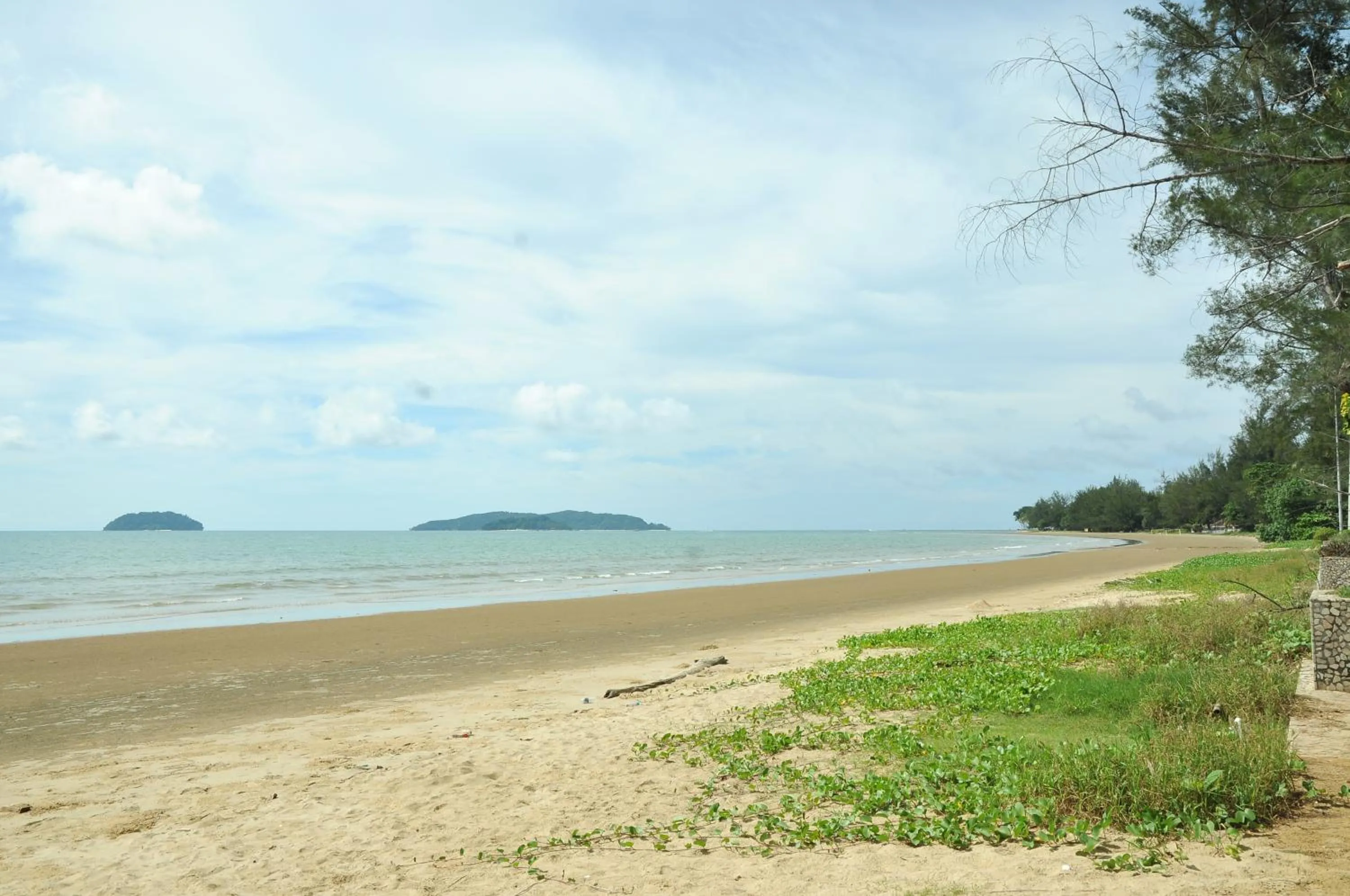 Beach in Api-Api GuestHouse