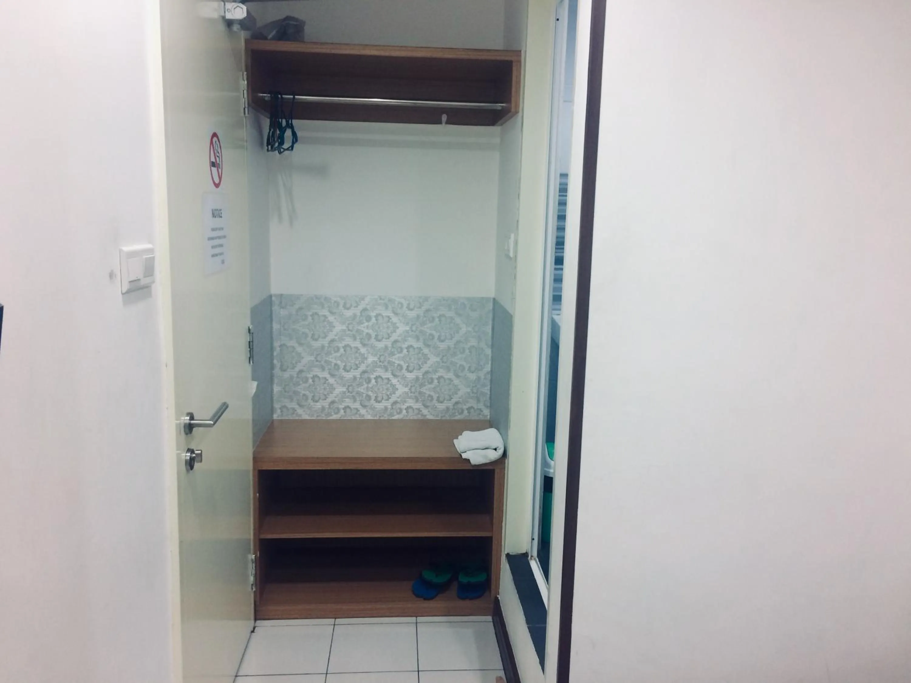 wardrobe in Api-Api GuestHouse