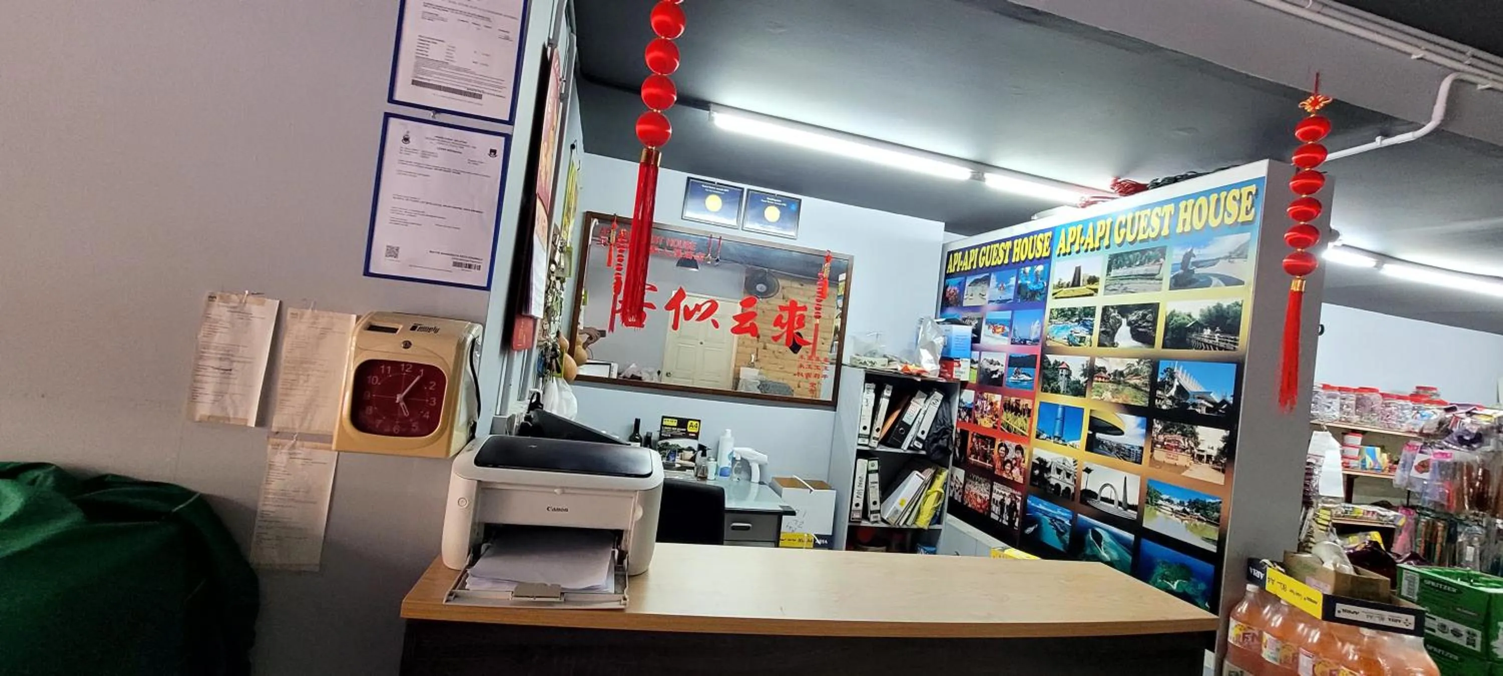 Lobby or reception in Api-Api GuestHouse