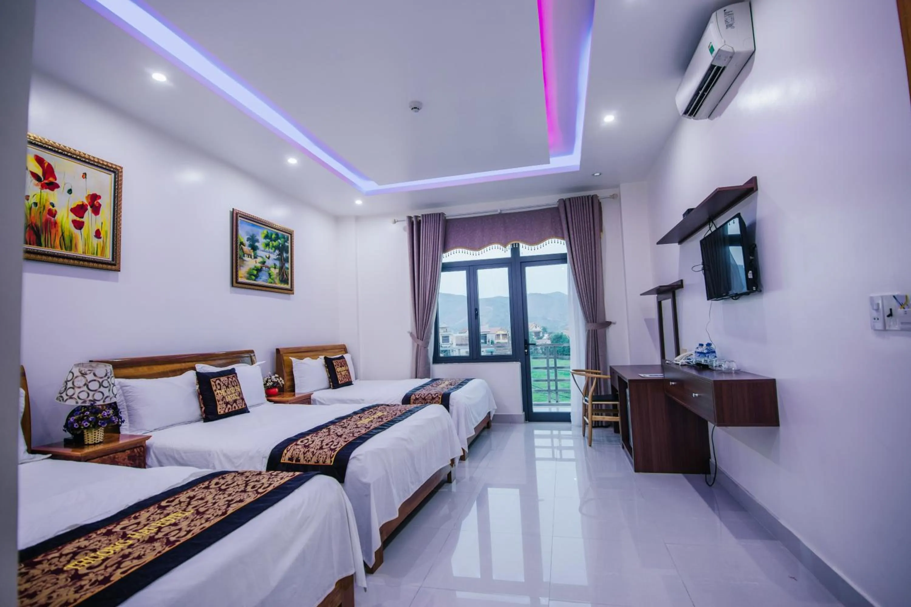 TV and multimedia, Bed in Thuong Hai Hotel