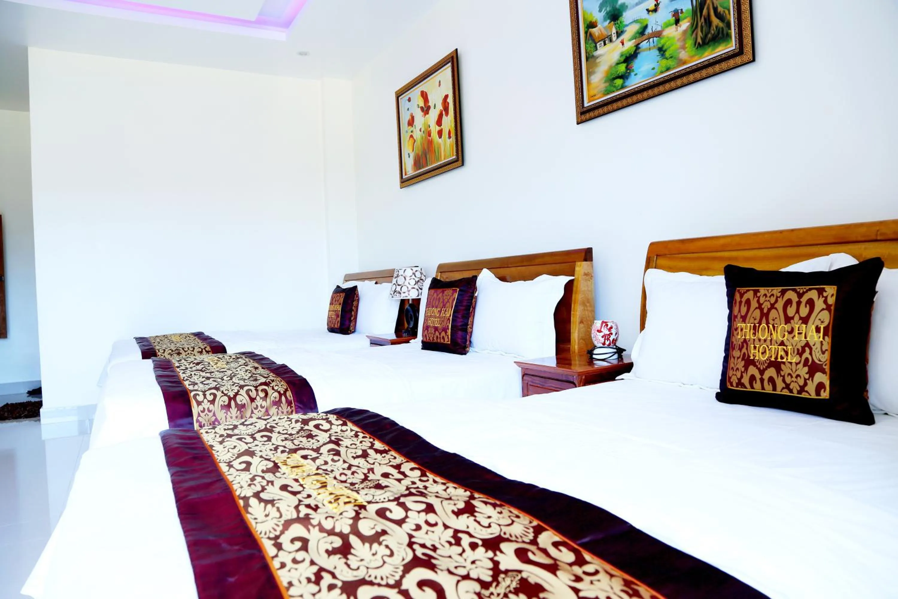 Bed in Thuong Hai Hotel