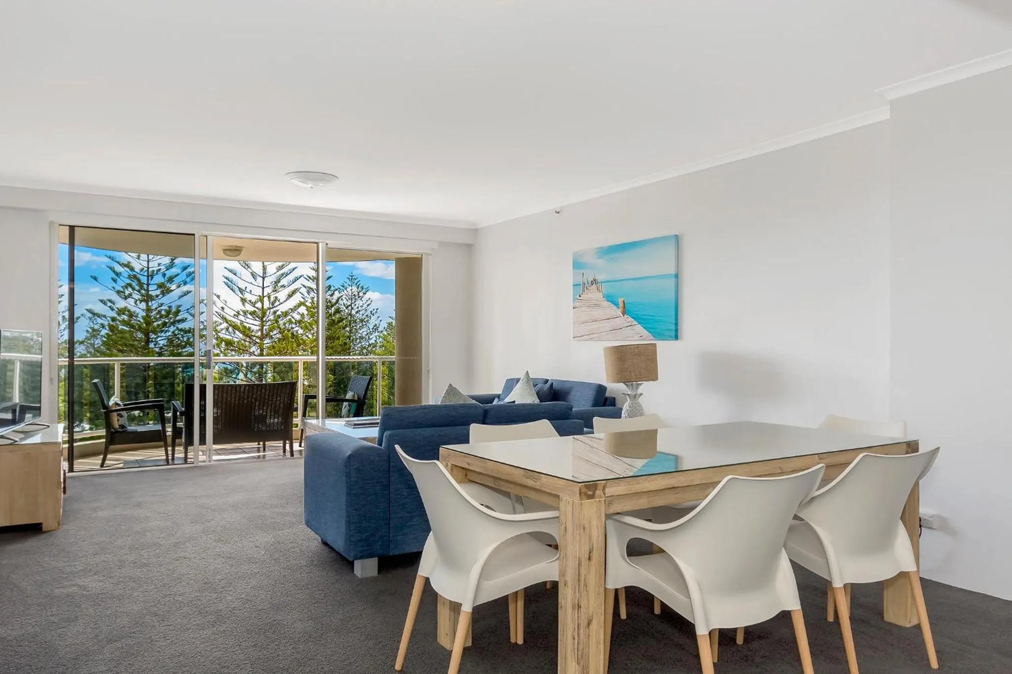 Living room in Oscar On Main Beach Resort