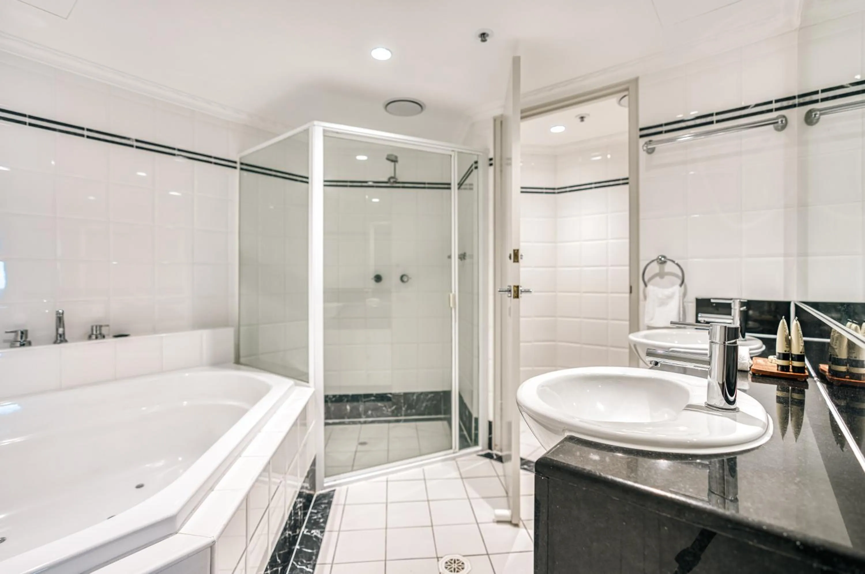 Bathroom in Oscar On Main Beach Resort