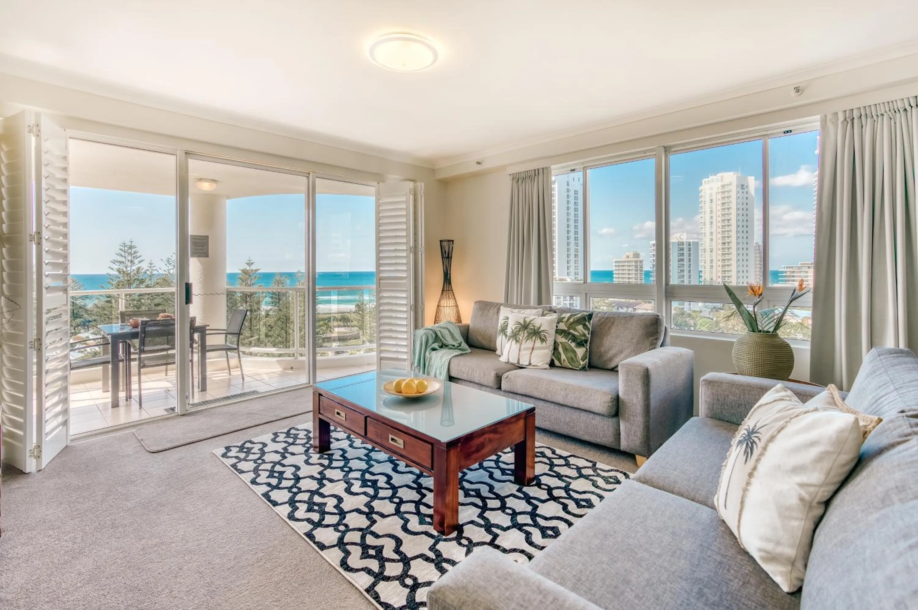 Living room in Oscar On Main Beach Resort