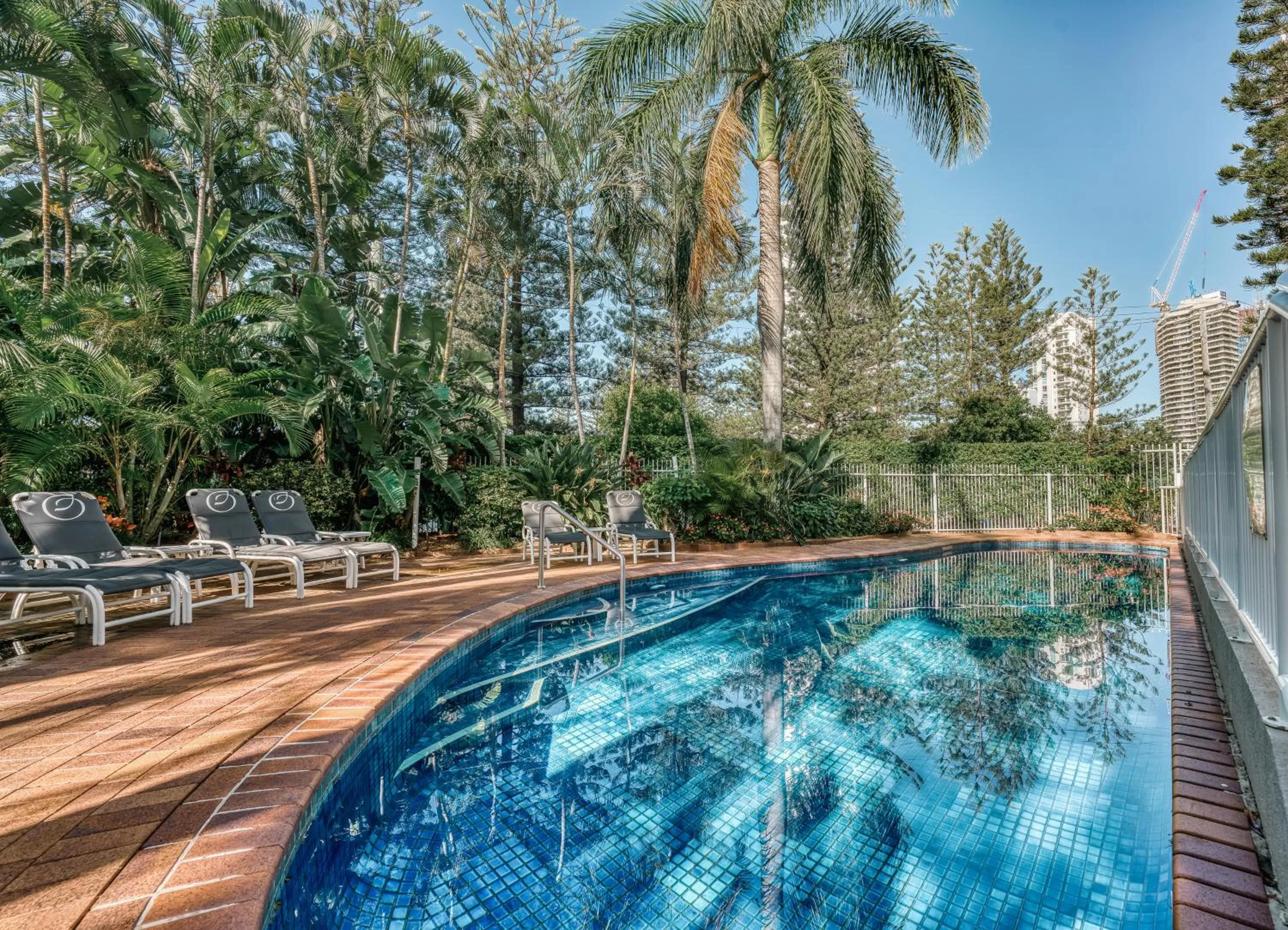 Swimming pool in Oscar On Main Beach Resort