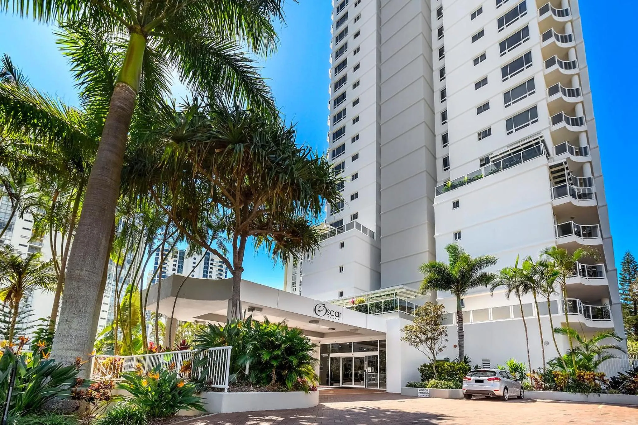 Property building in Oscar On Main Beach Resort