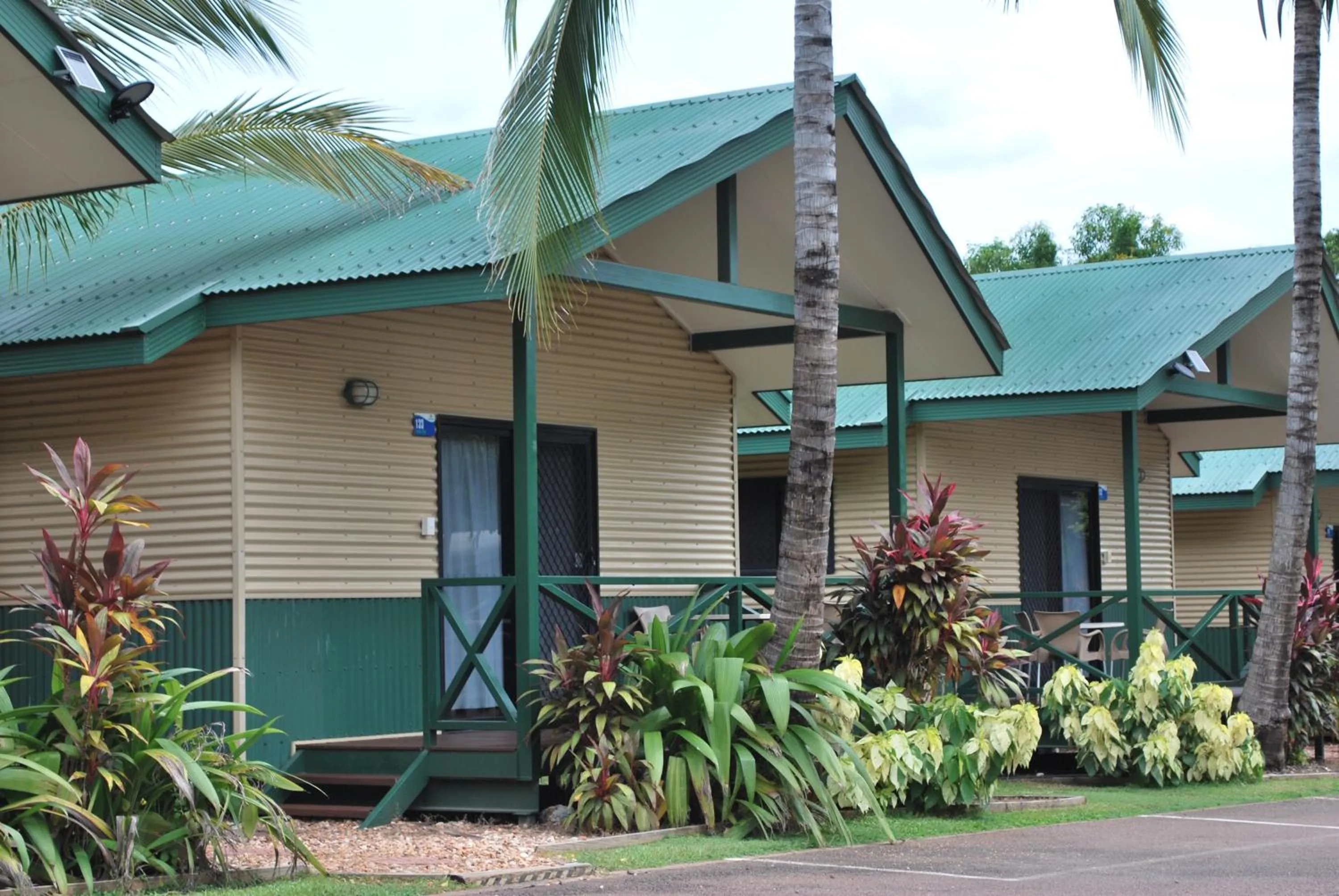 Property building in Hidden Valley Holiday Park Darwin