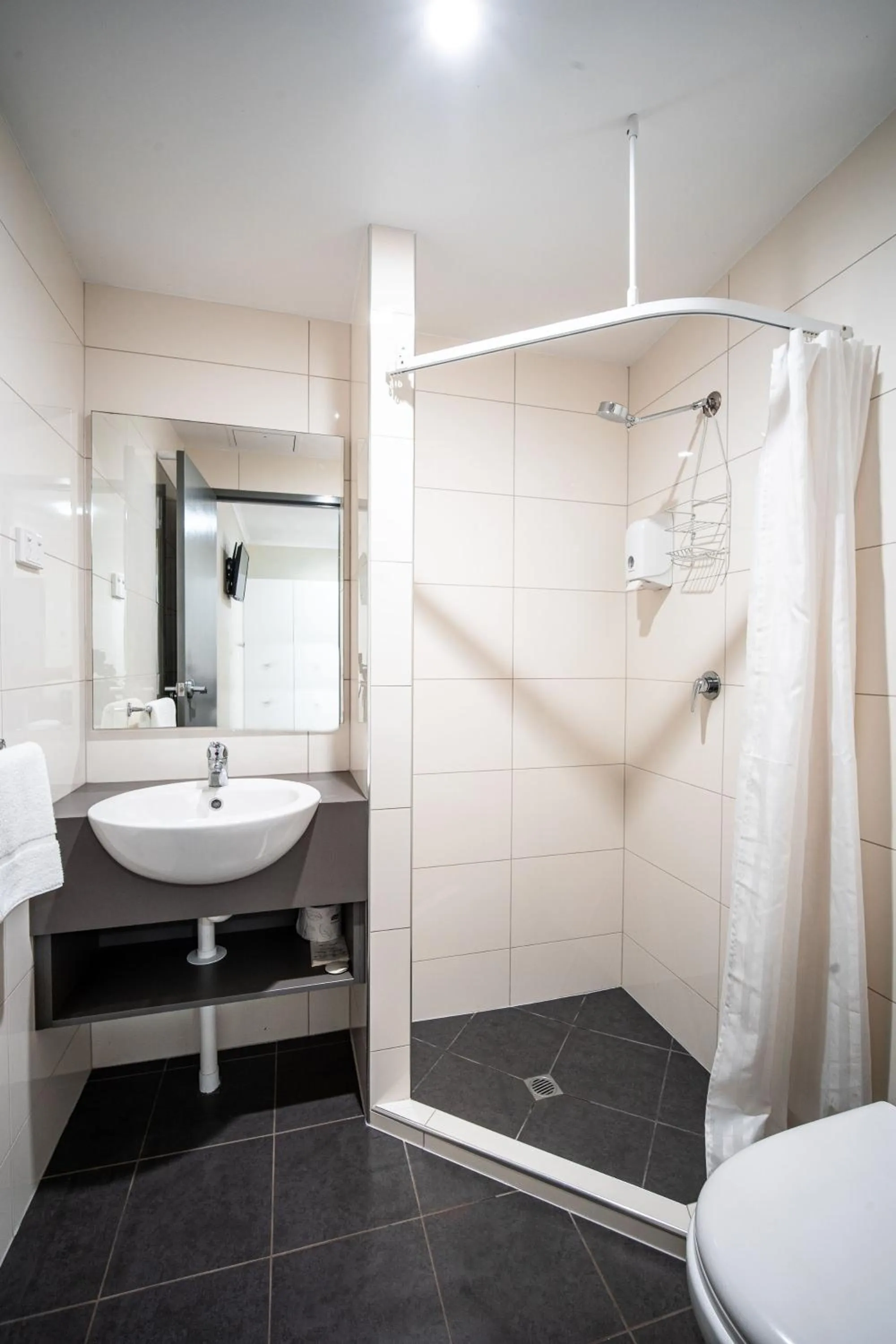 Shower in Hidden Valley Holiday Park Darwin