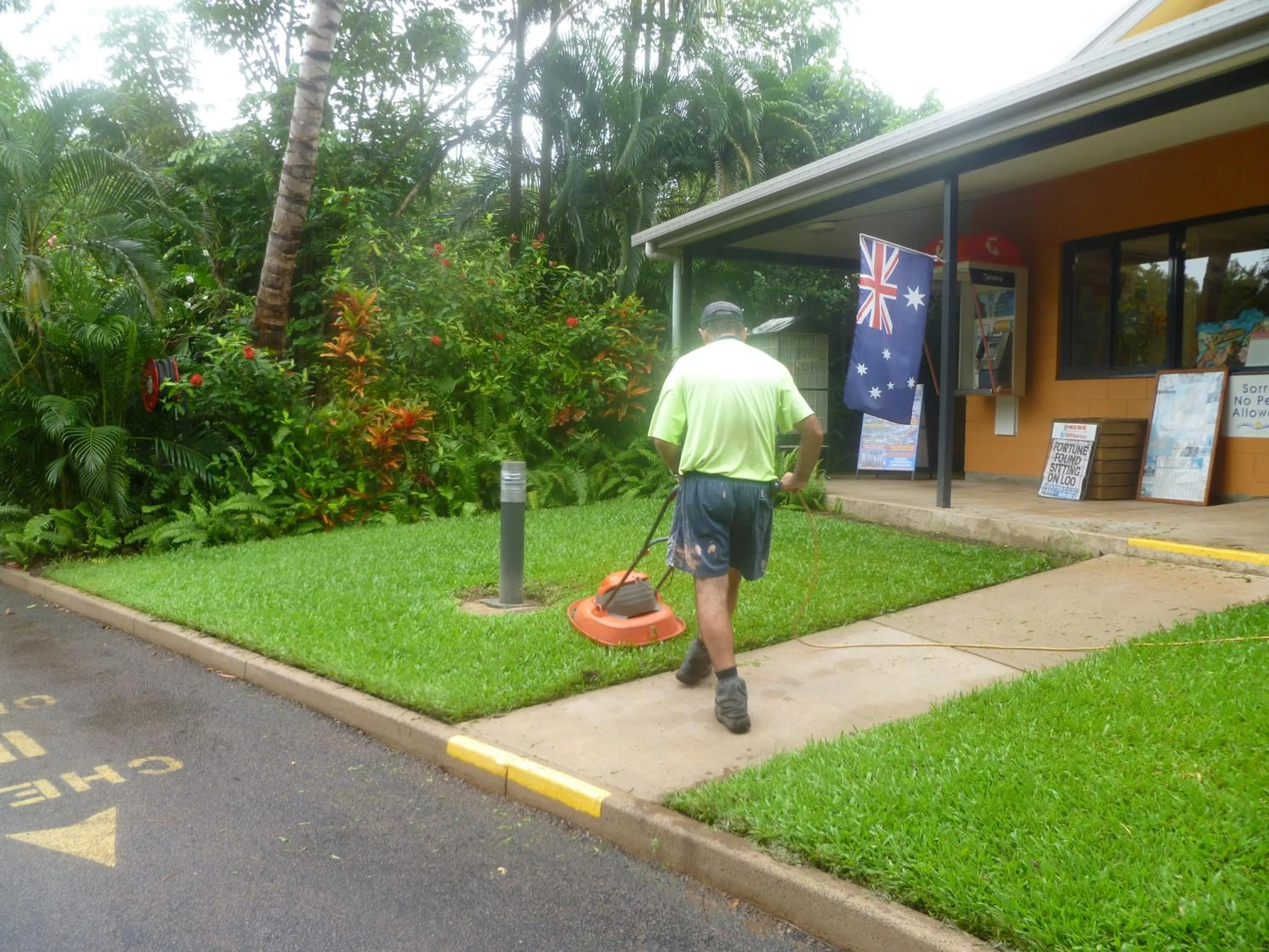 Day in Hidden Valley Holiday Park Darwin