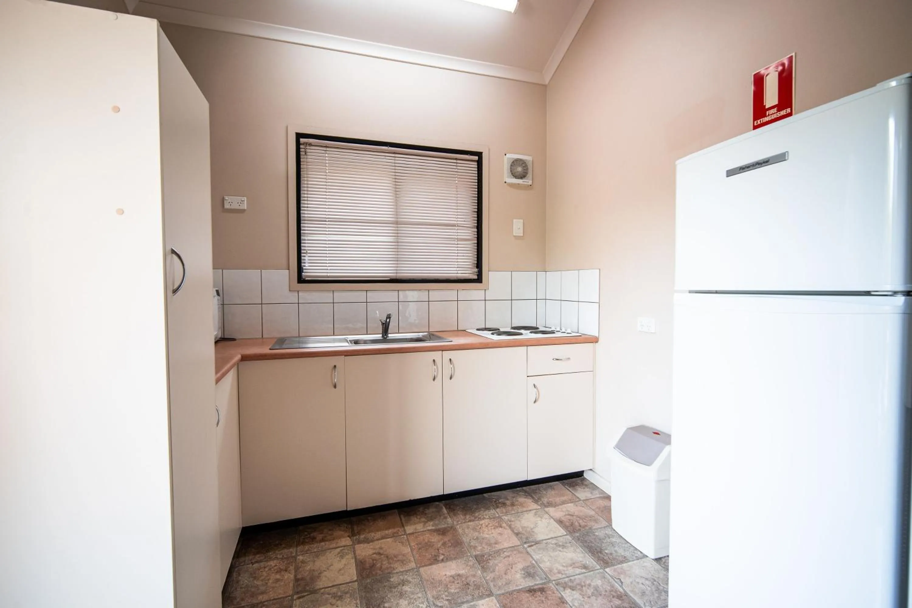 Kitchen or kitchenette in Hidden Valley Holiday Park Darwin