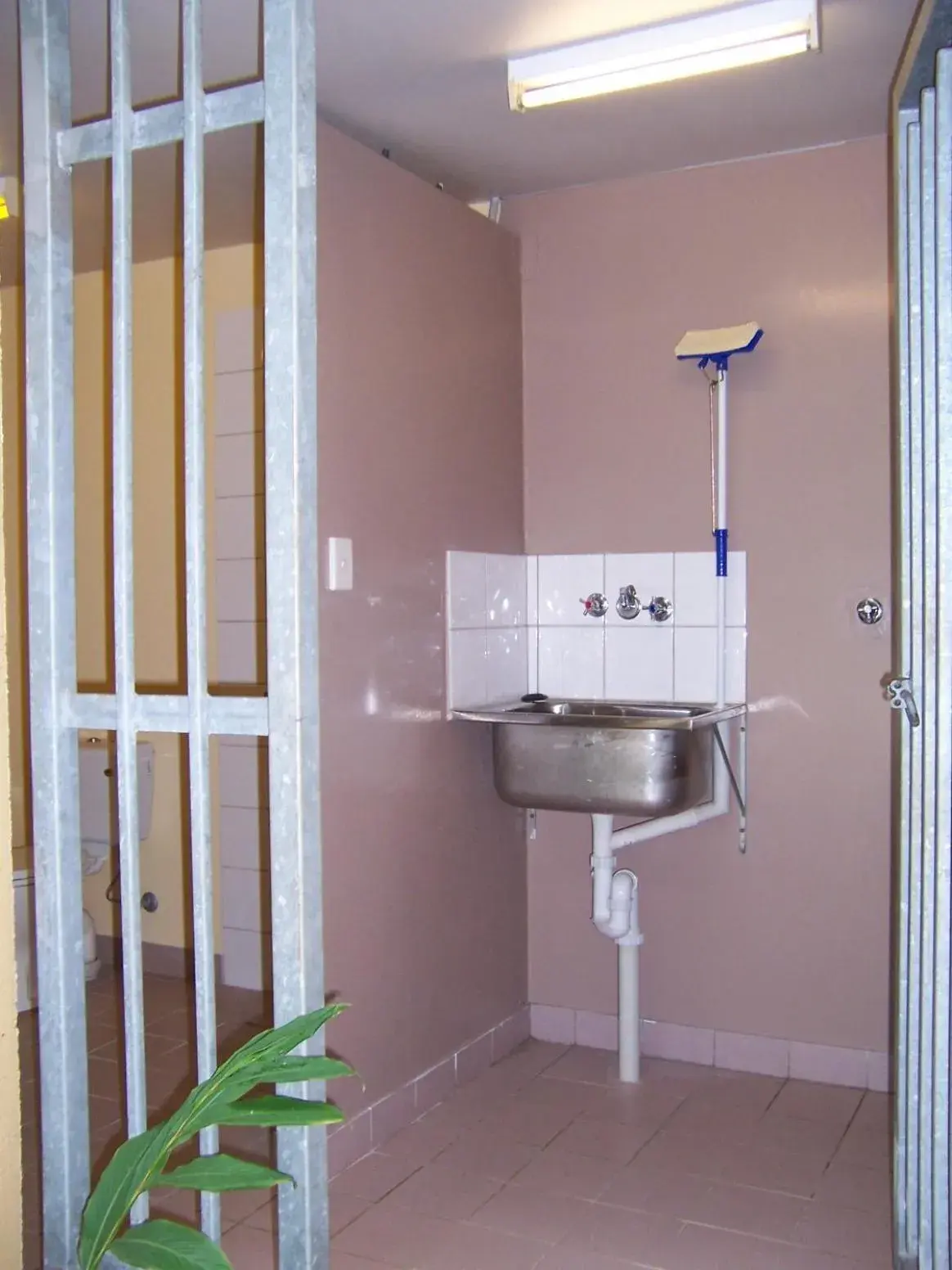 Cabin with external ensuite in Hidden Valley Holiday Park Darwin Cabin with external ensuite in Hidden Valley Holiday Park Darwin