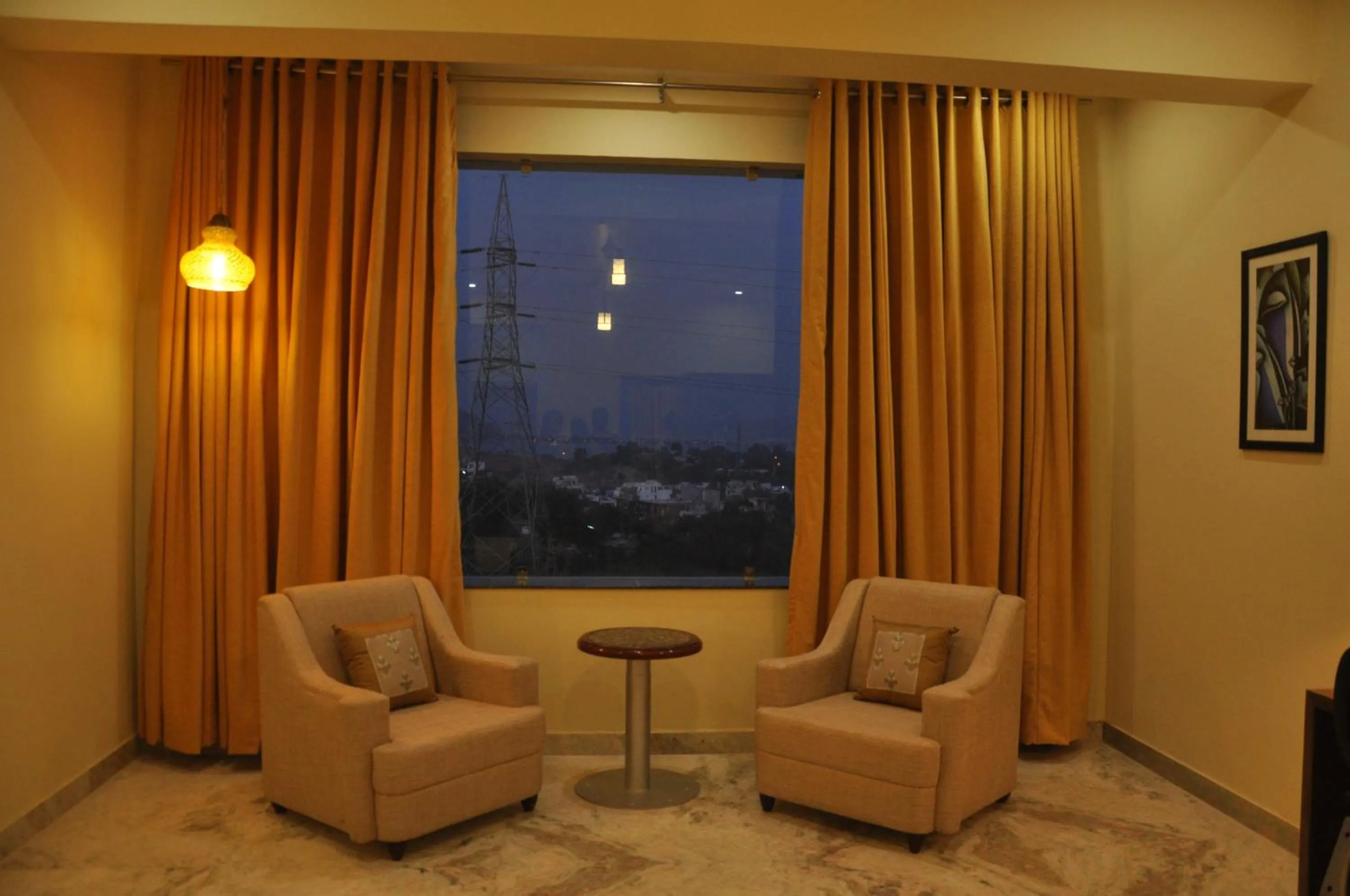 Coffee/tea facilities in Regenta Central Mewargarh, Near Biological park