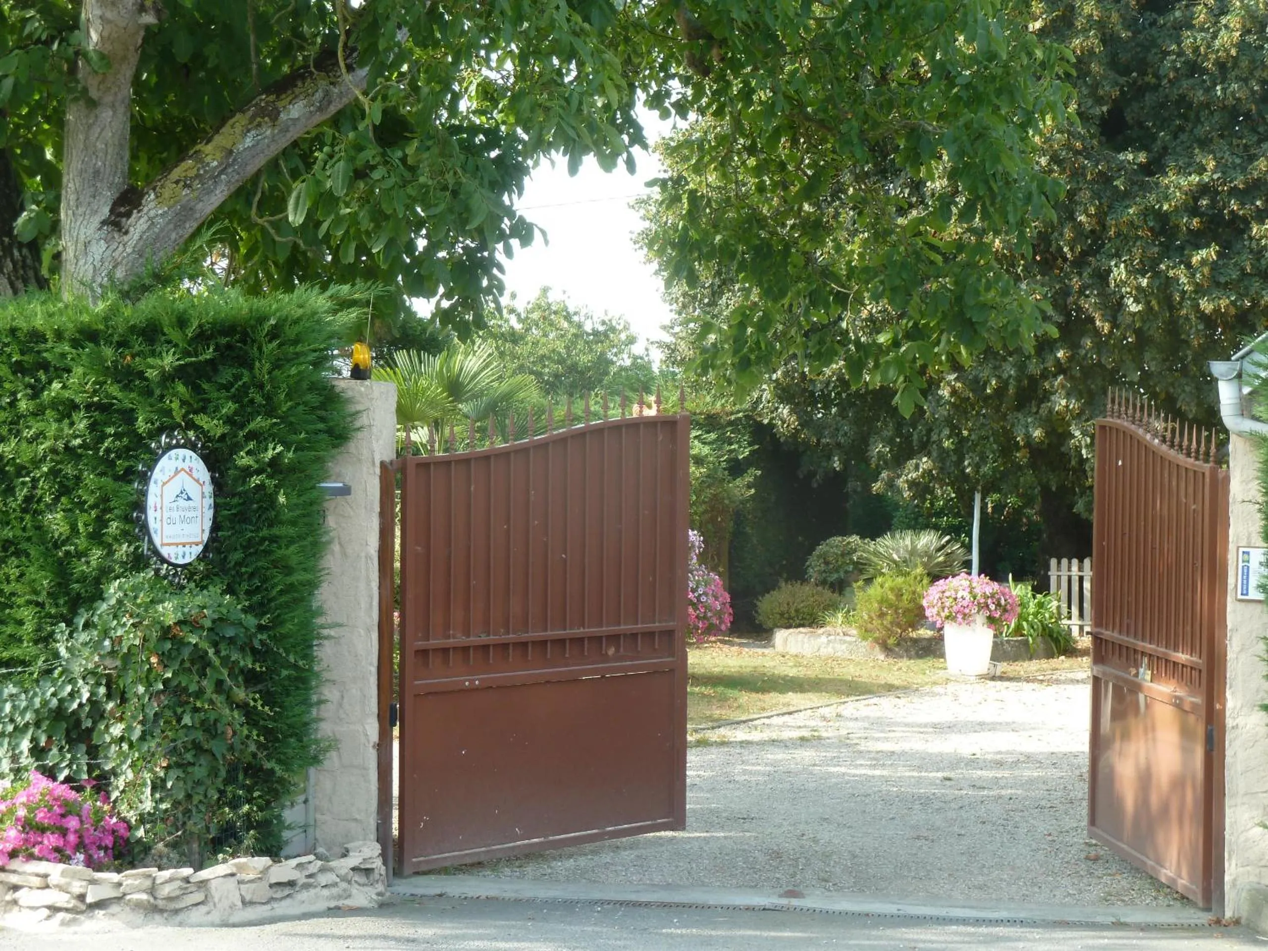 Property building in Les Bruyères du Mont