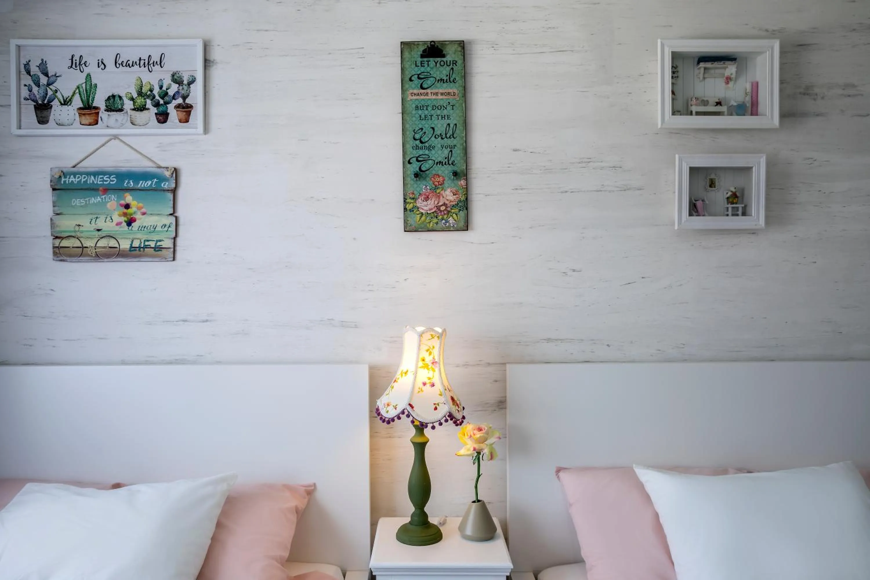 Bed in Castle Holiday Apartments