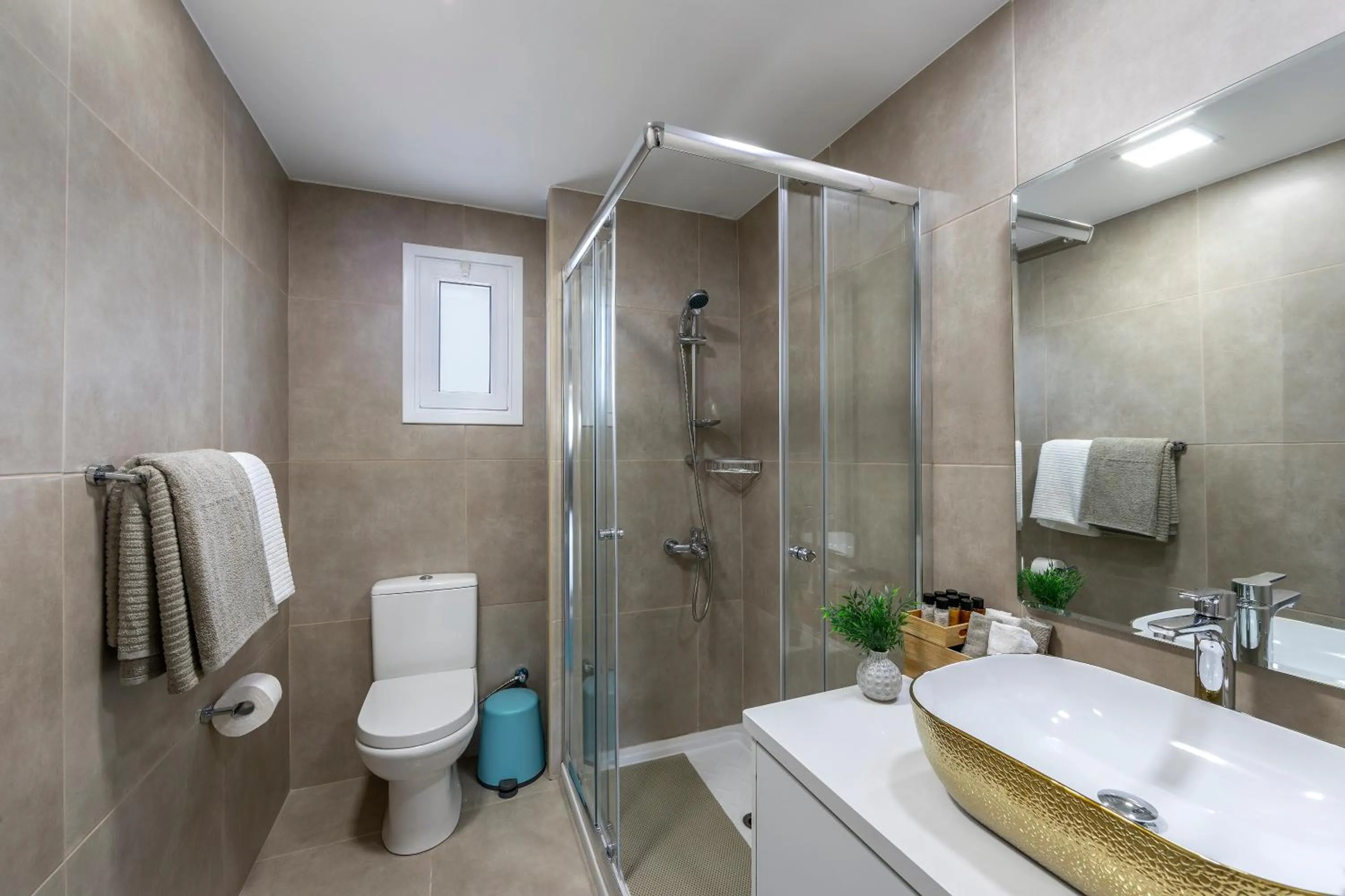 Bathroom in Castle Holiday Apartments