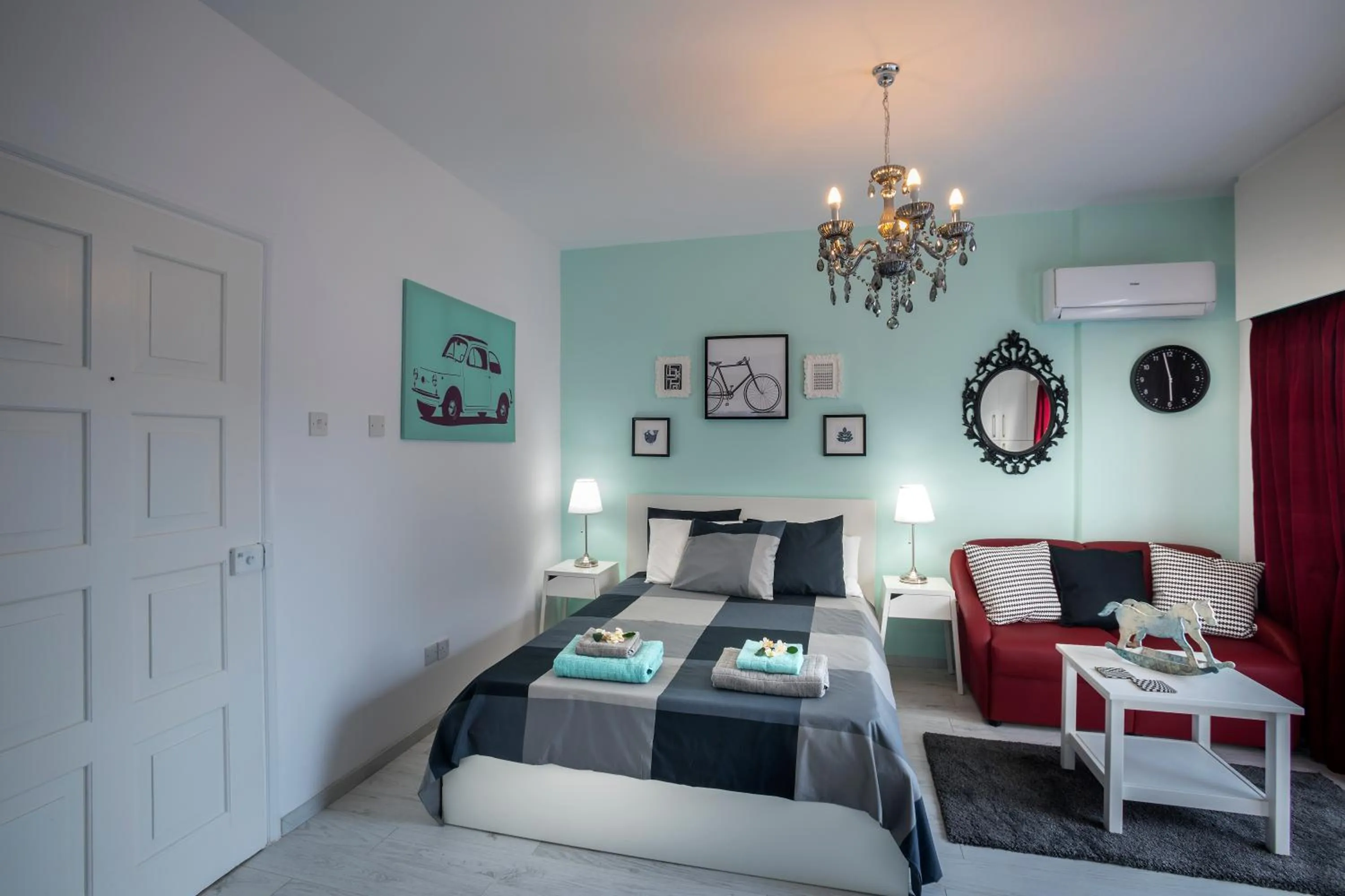 Bed in Castle Holiday Apartments