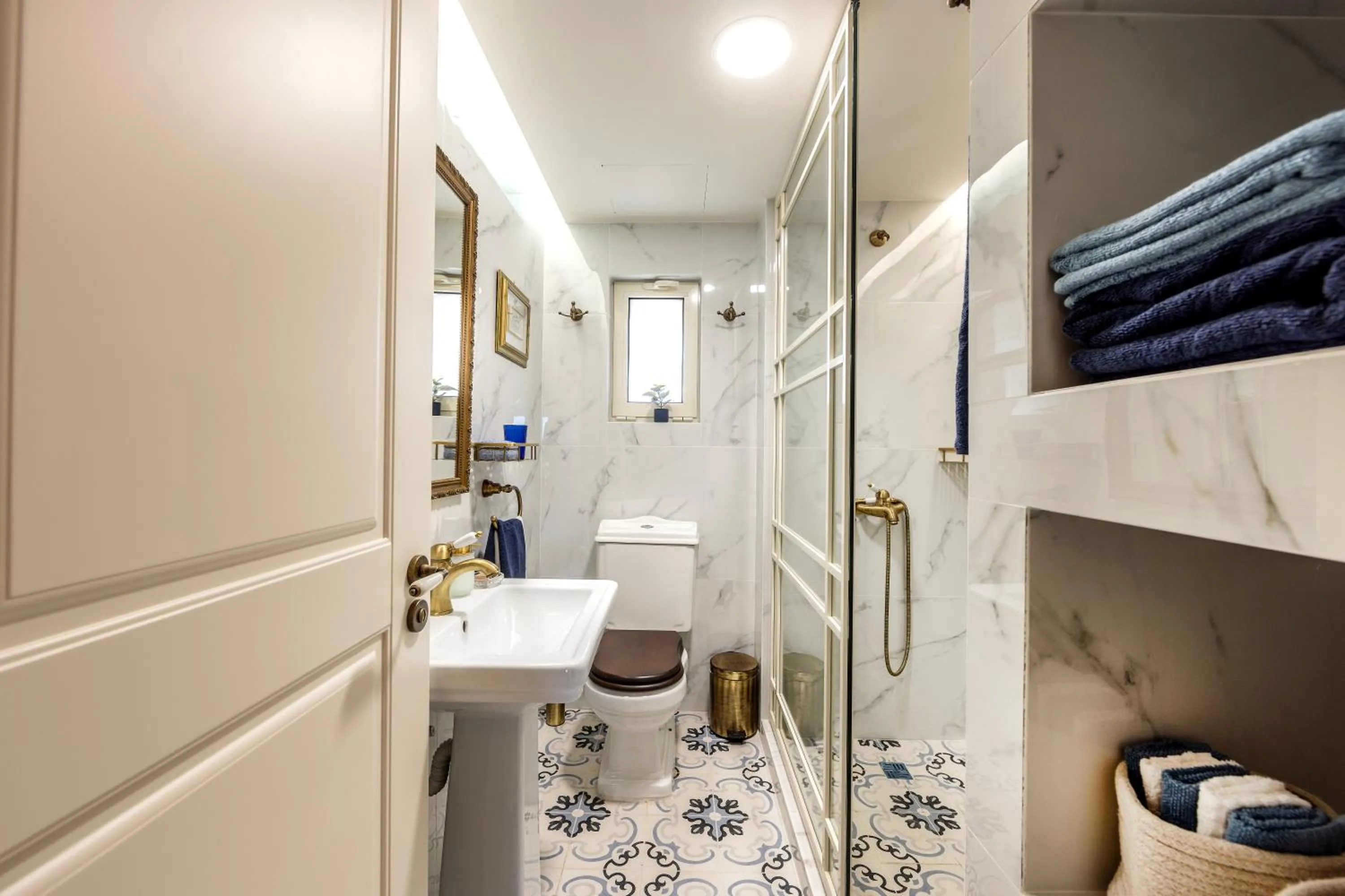 Shower in Castle Holiday Apartments