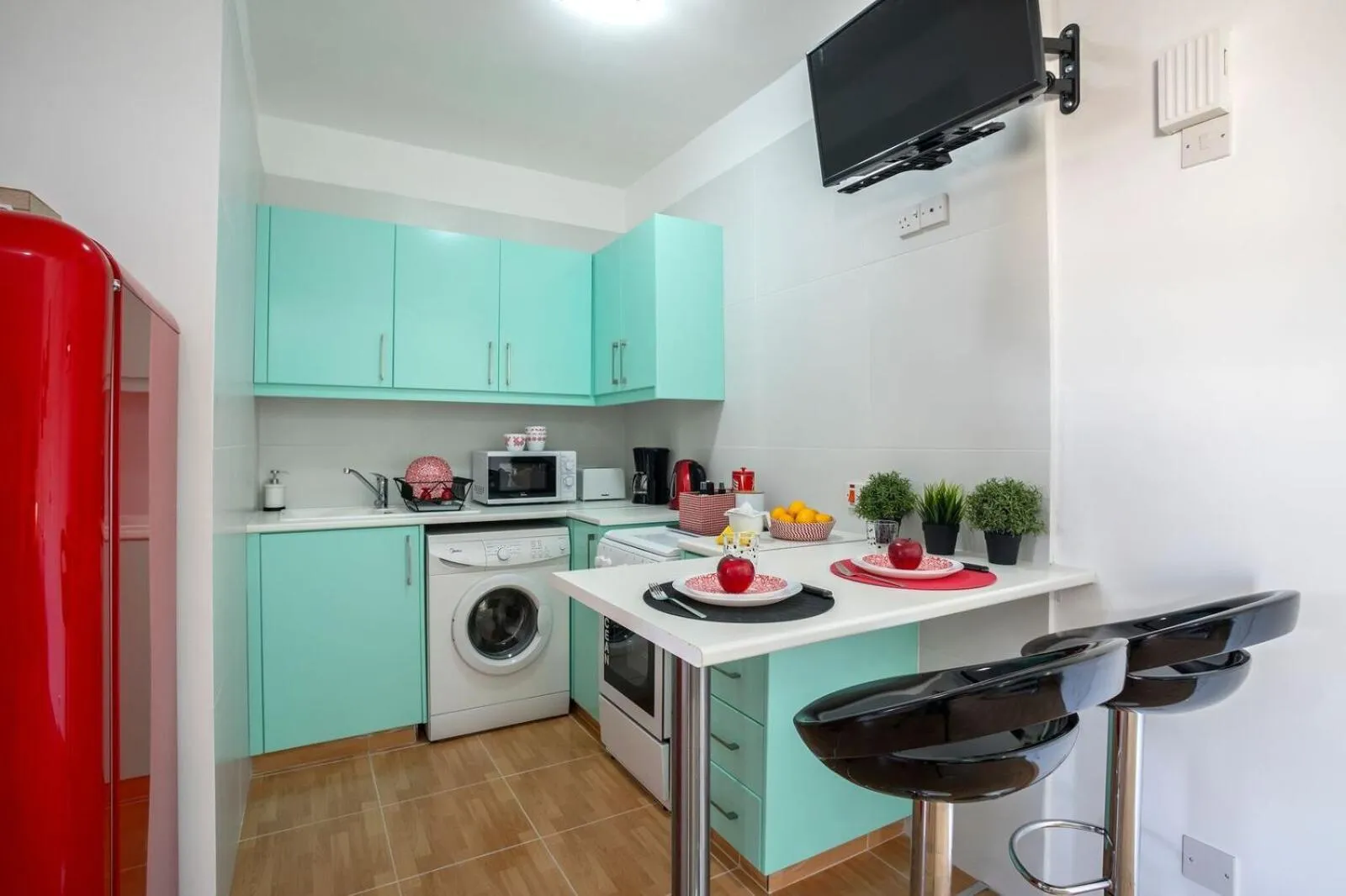 TV and multimedia in Castle Holiday Apartments