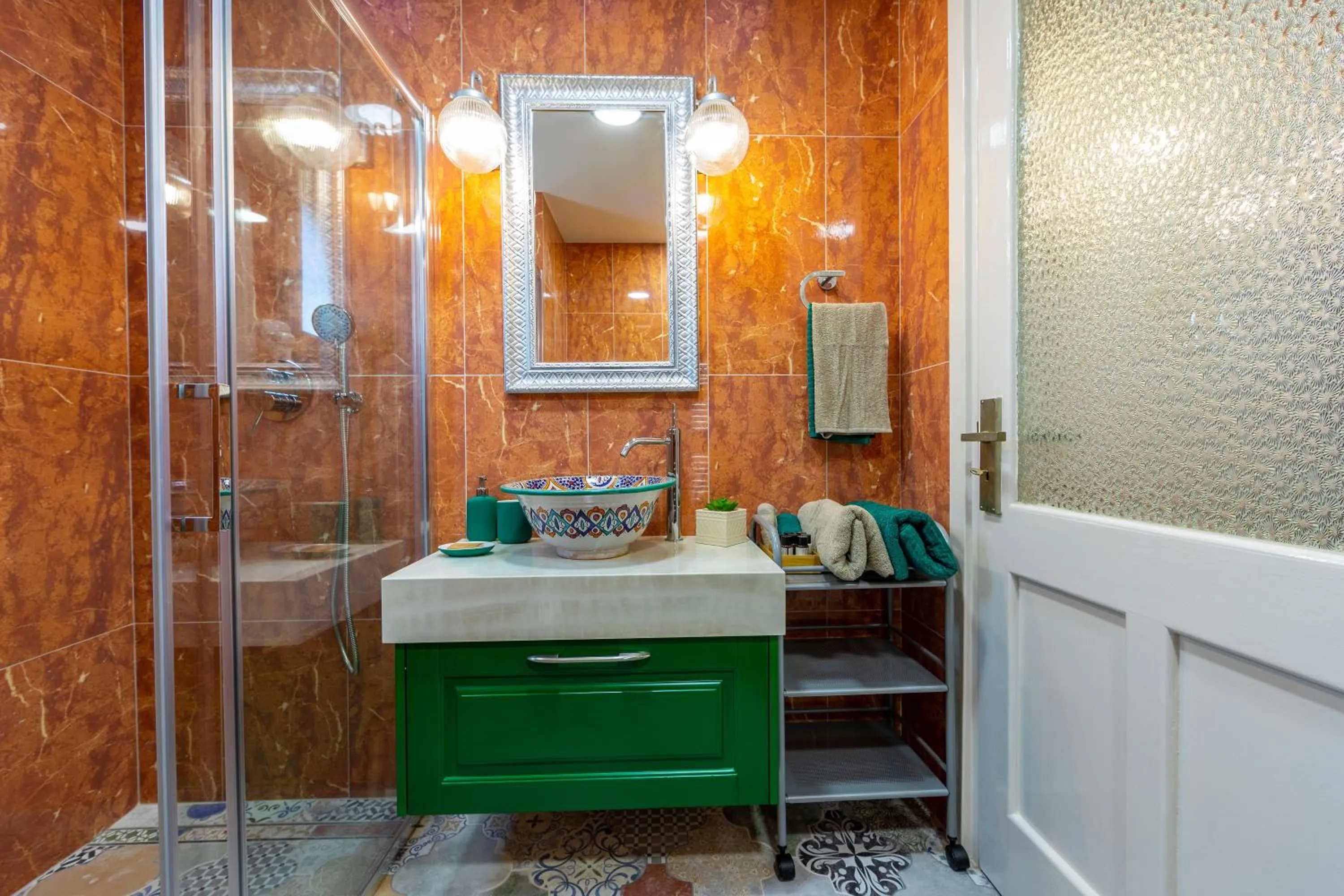 Bathroom in Castle Holiday Apartments