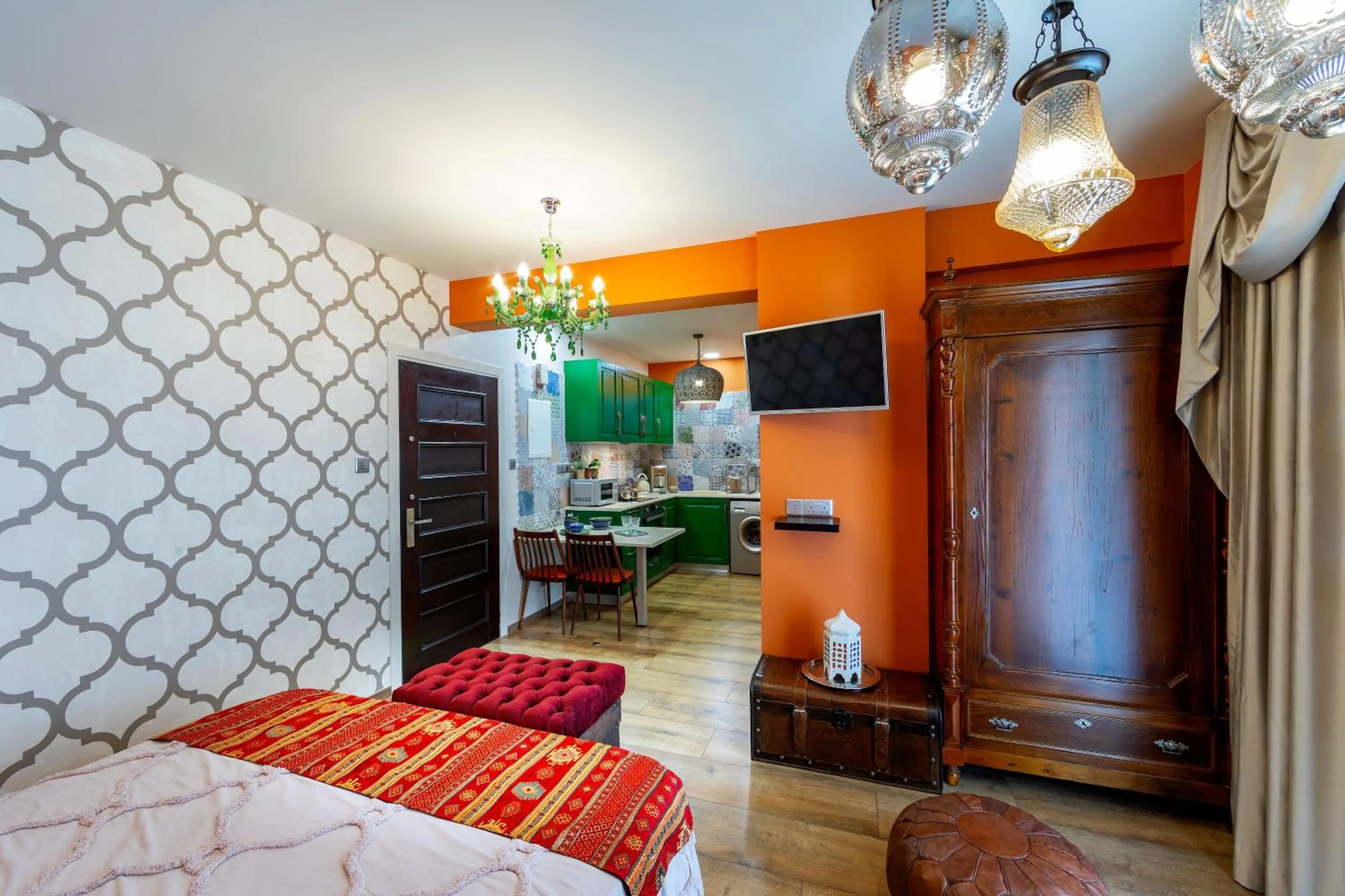 Kitchen or kitchenette, Bed in Castle Holiday Apartments