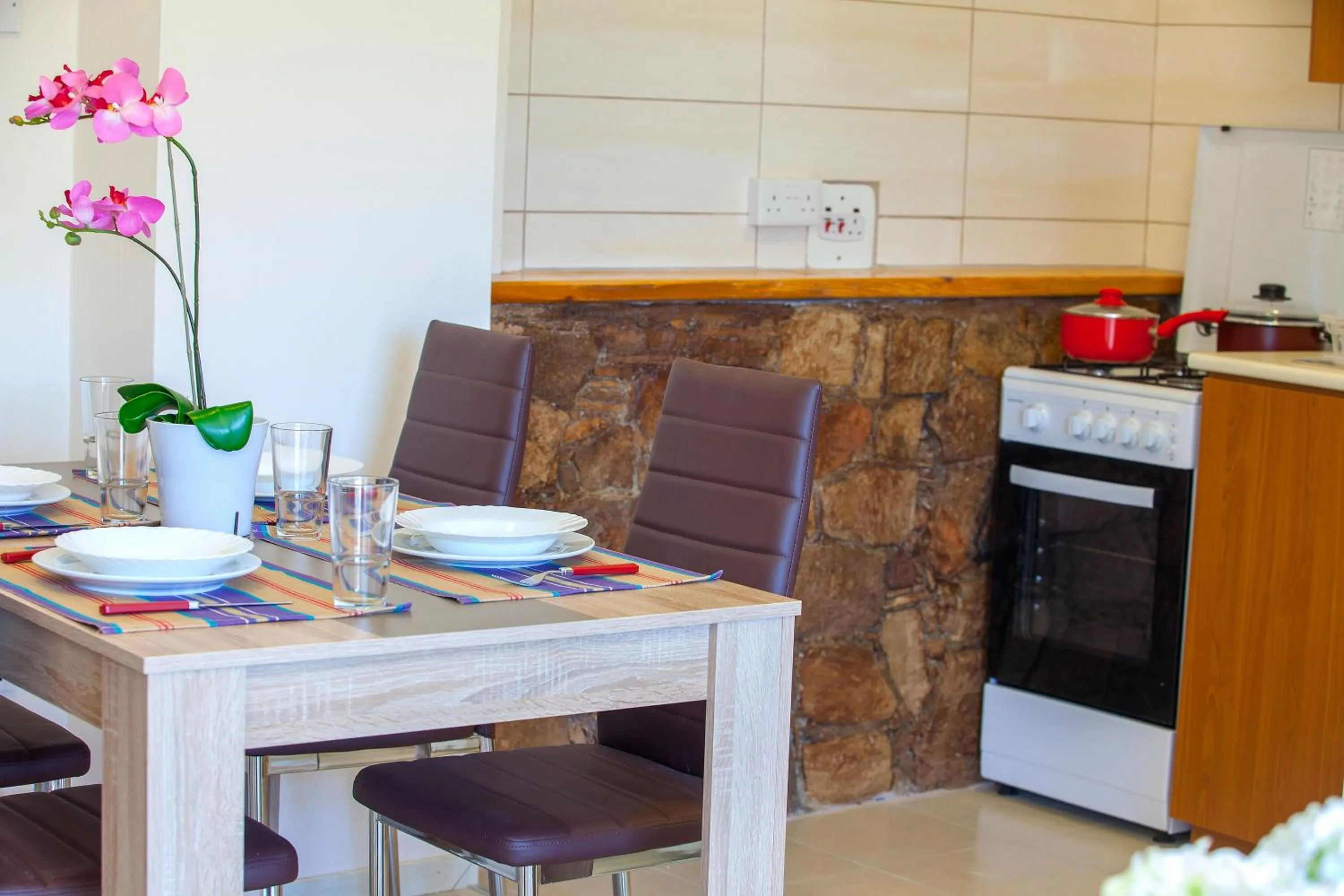 Kitchen or kitchenette in Castle Holiday Apartments