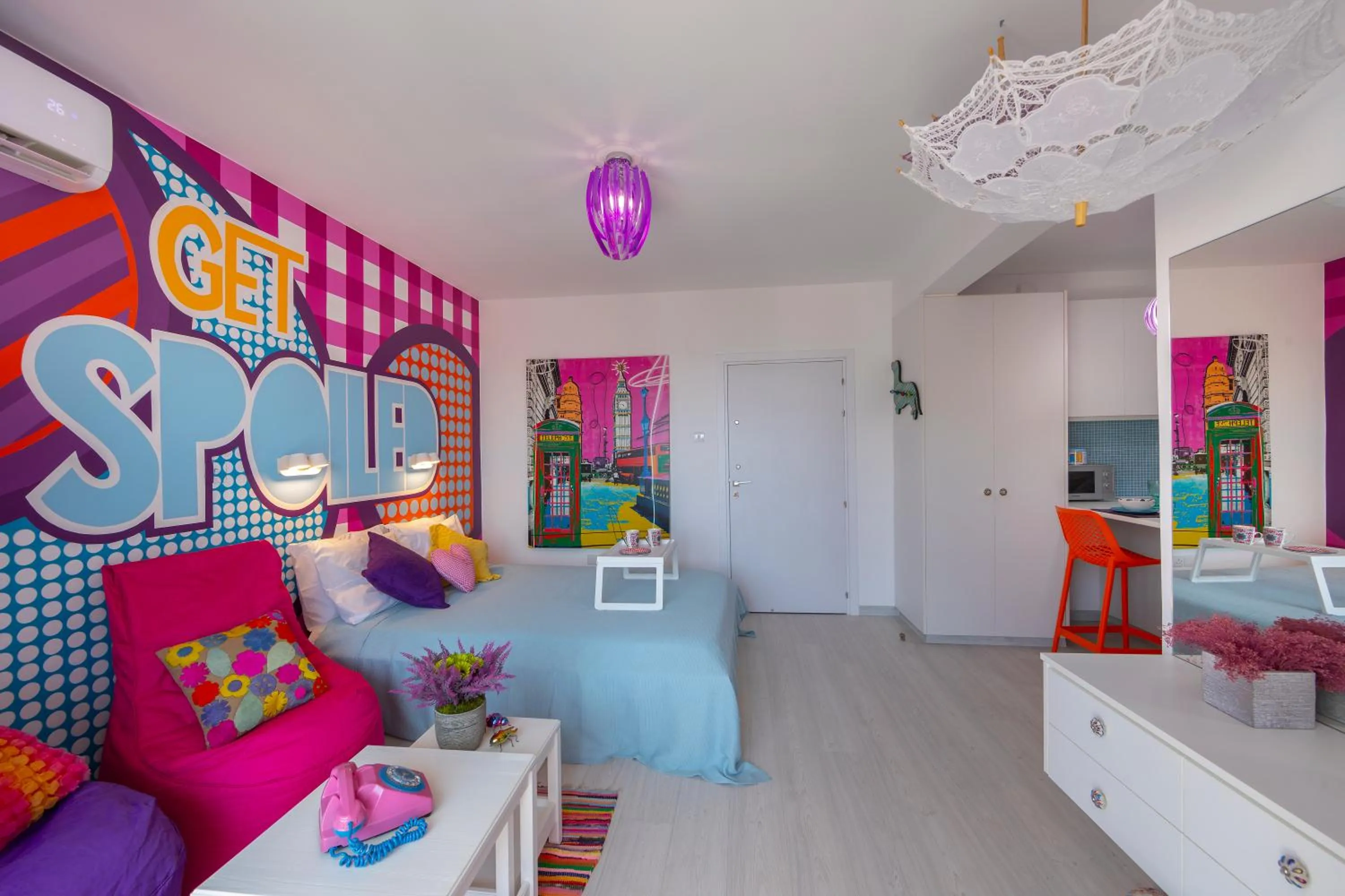 Bed in Castle Holiday Apartments