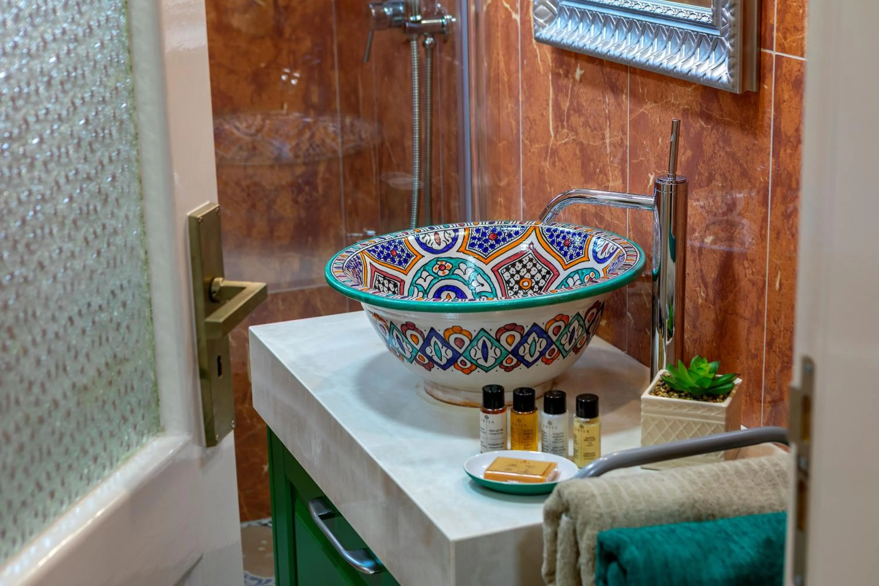 Bathroom in Castle Holiday Apartments