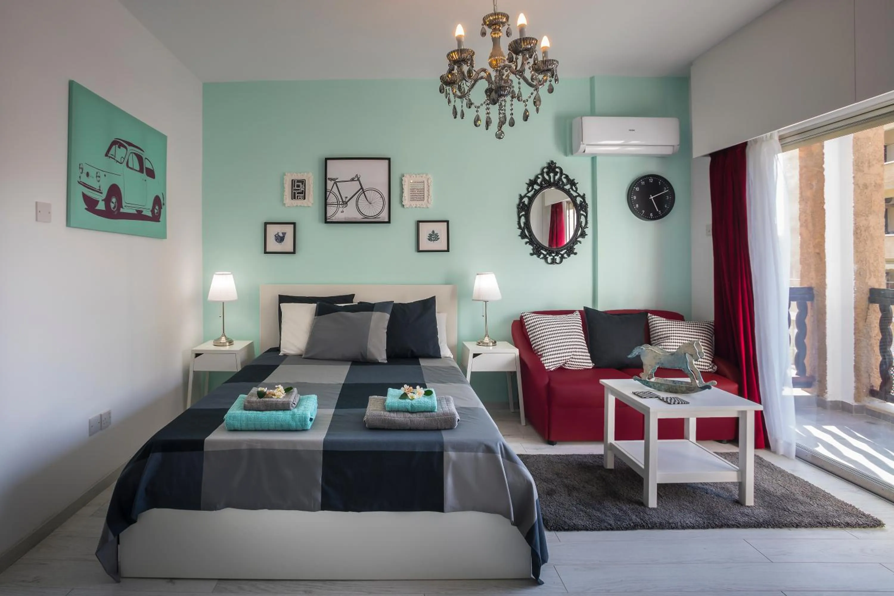 Bed in Castle Holiday Apartments